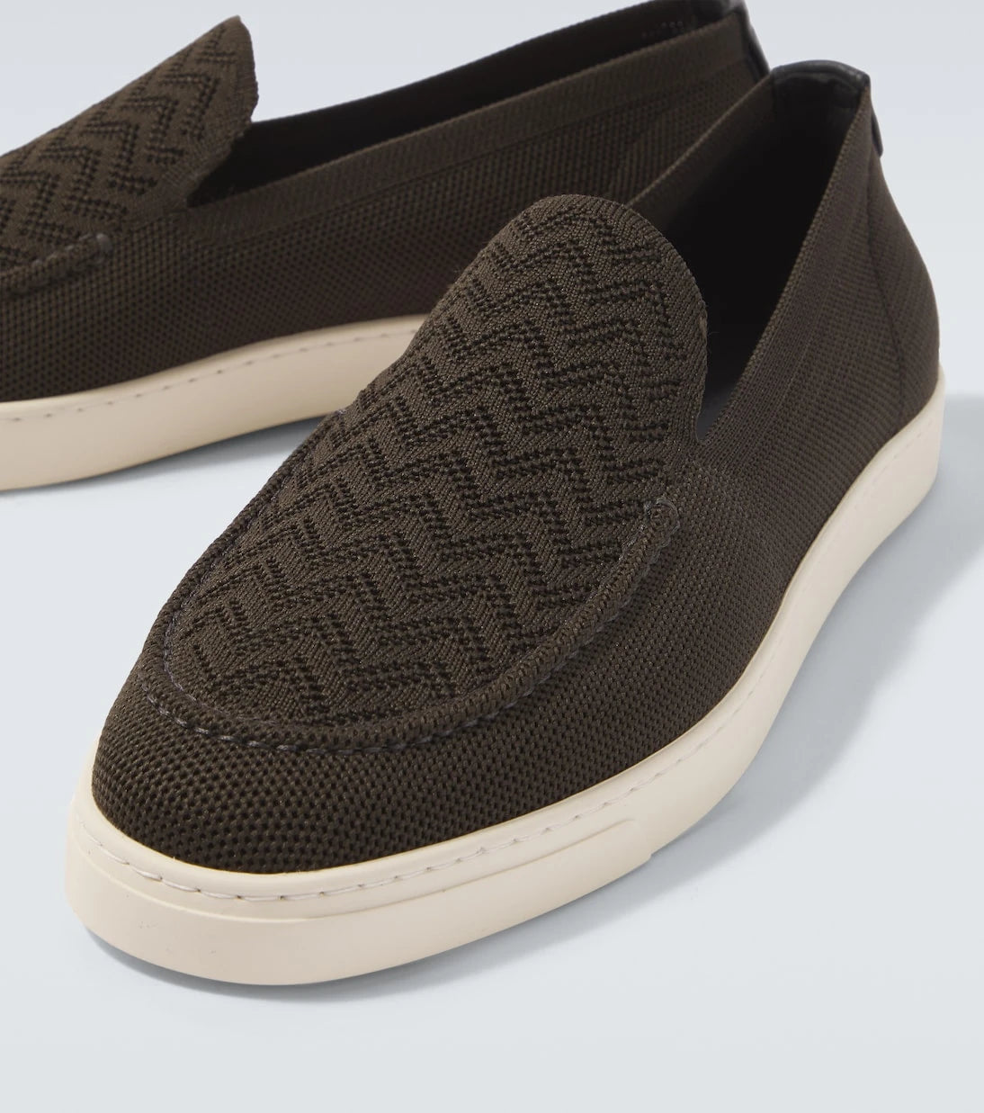 جورجيو أرماني - حذاء أشبيه بالمتسكع من الجاكار (Asv jacquard slip-on shoes)