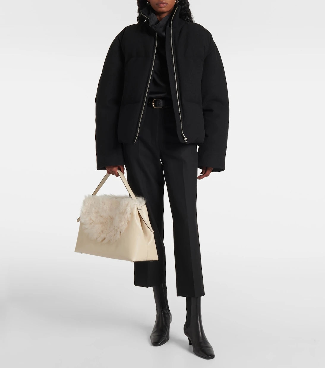 Toteme - T-Lock Büyük shearling astarlı omuz çantası