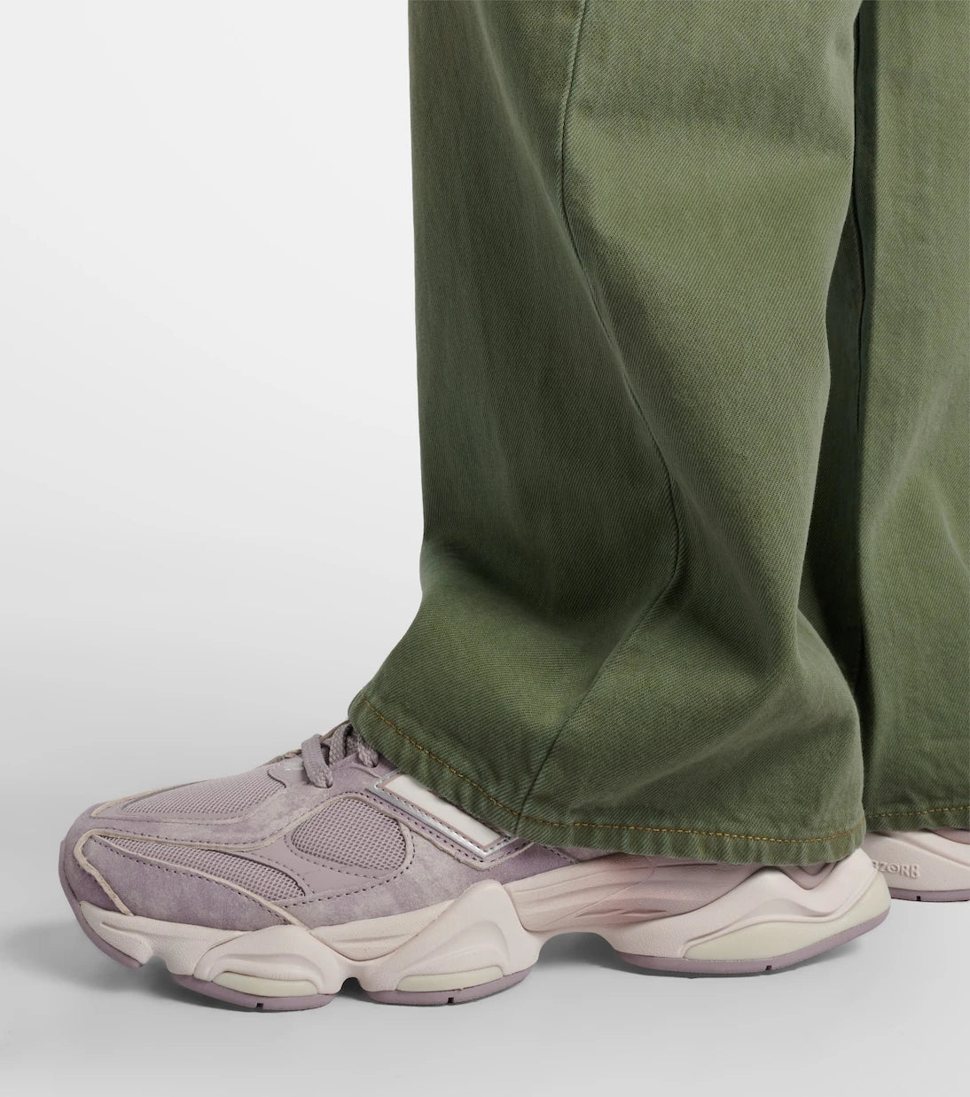 New Balance - حذاء سنيكرز 9060 من الشمواه