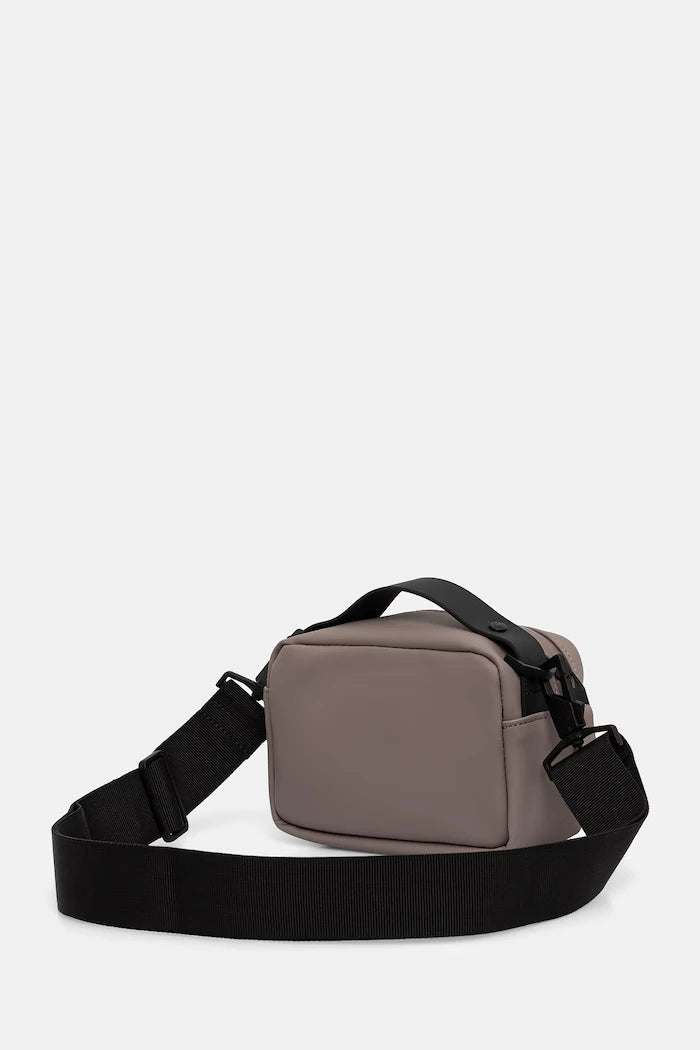 Rains чанта през рамо Box Bag Micro W3