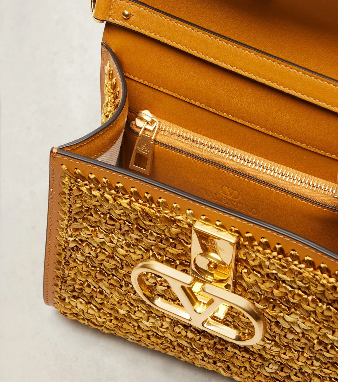 Valentino Garavani - VSling Small top-handle bag