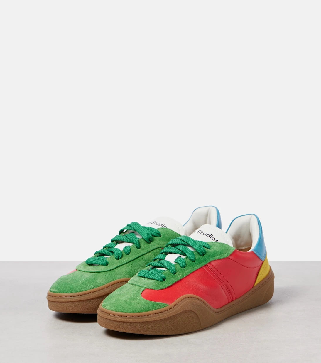 Acne Studios - حذاء بارز الرياضي الجلدي