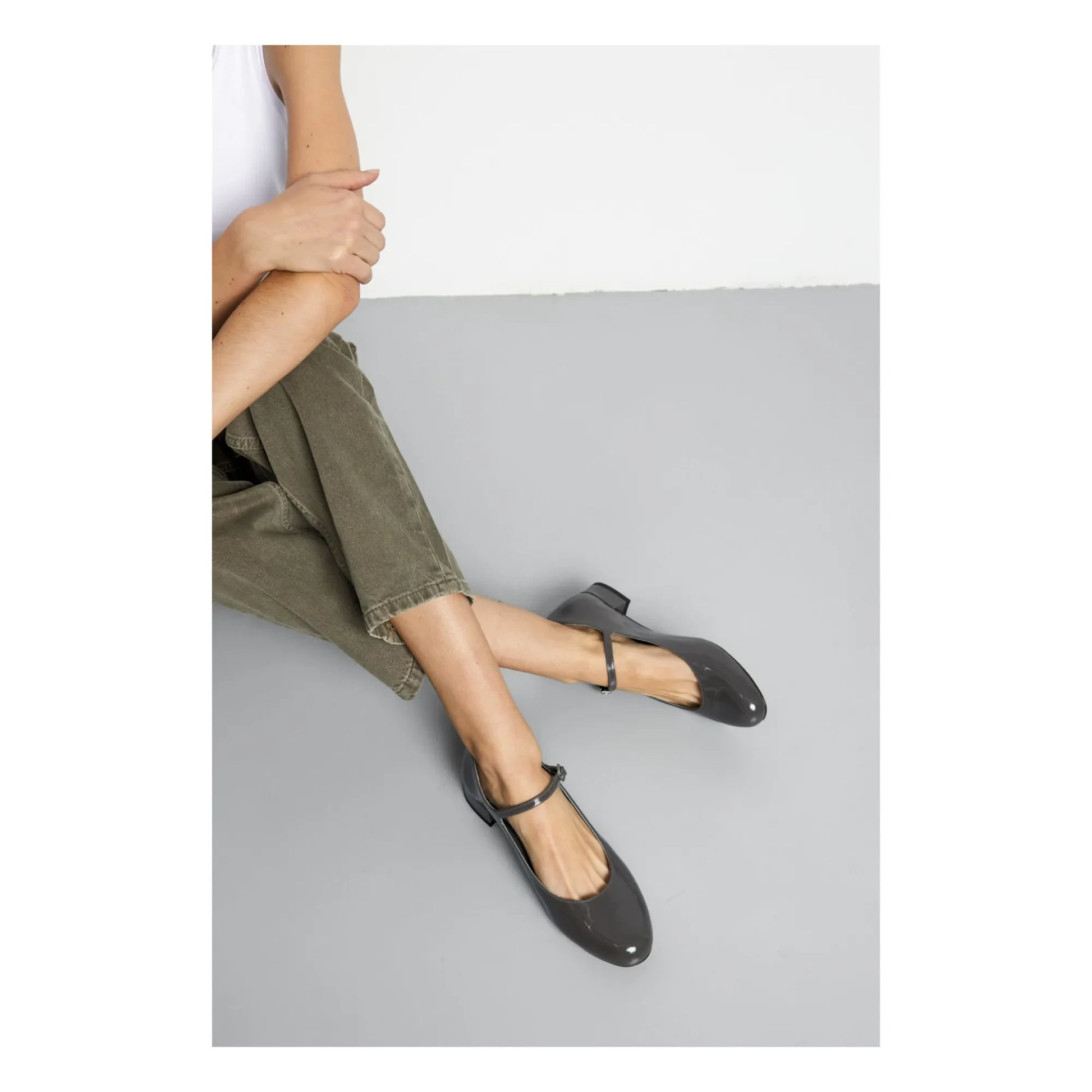 Augusta - Babies Emilia Vernies  | Grey