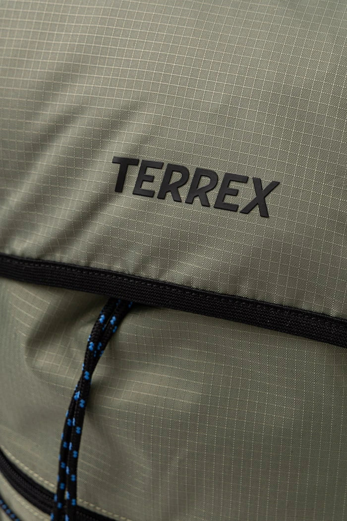adidas TERREX trekking sırt çantası