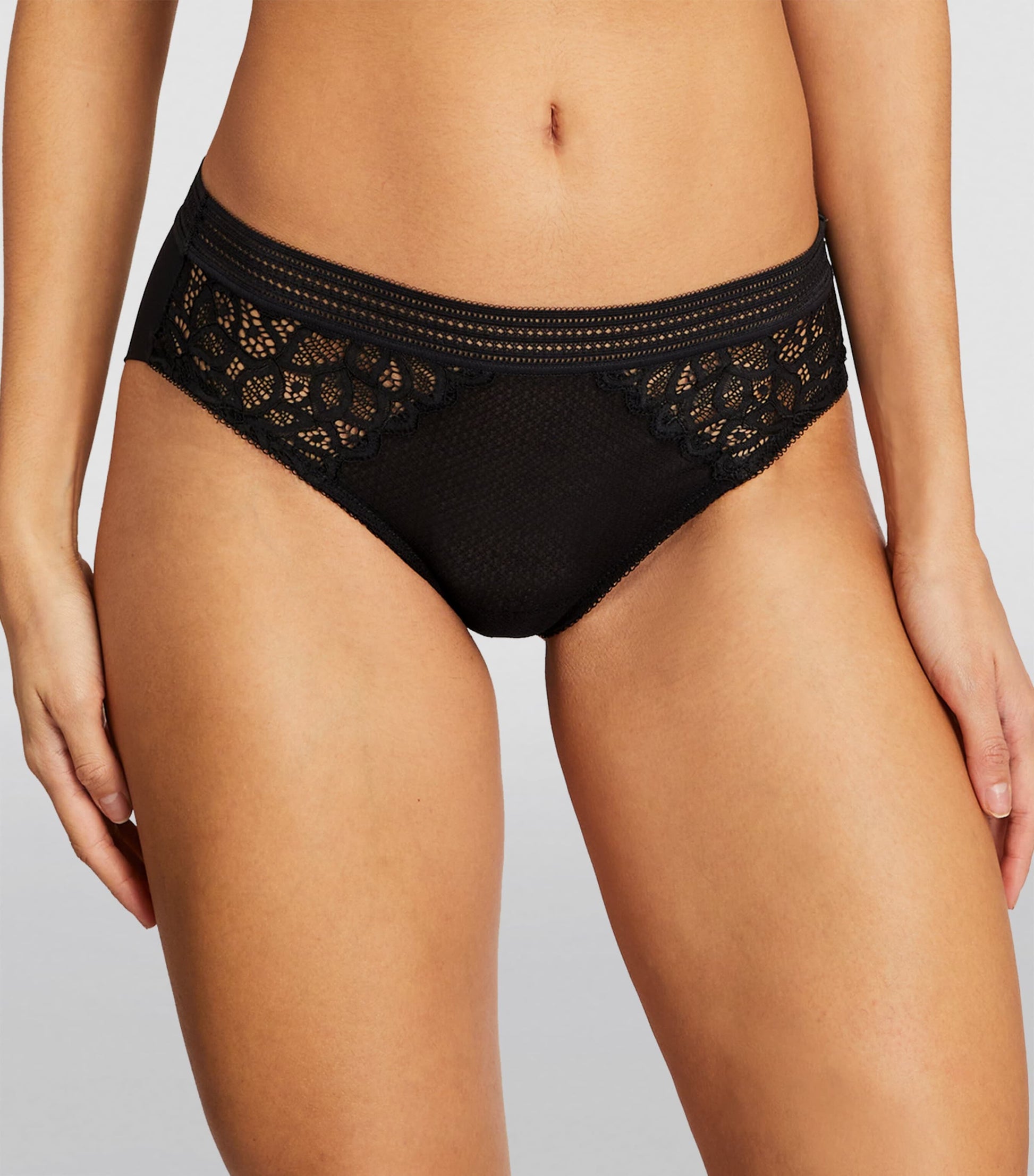 Wacoal Black Lace-Trim Raffine Briefs