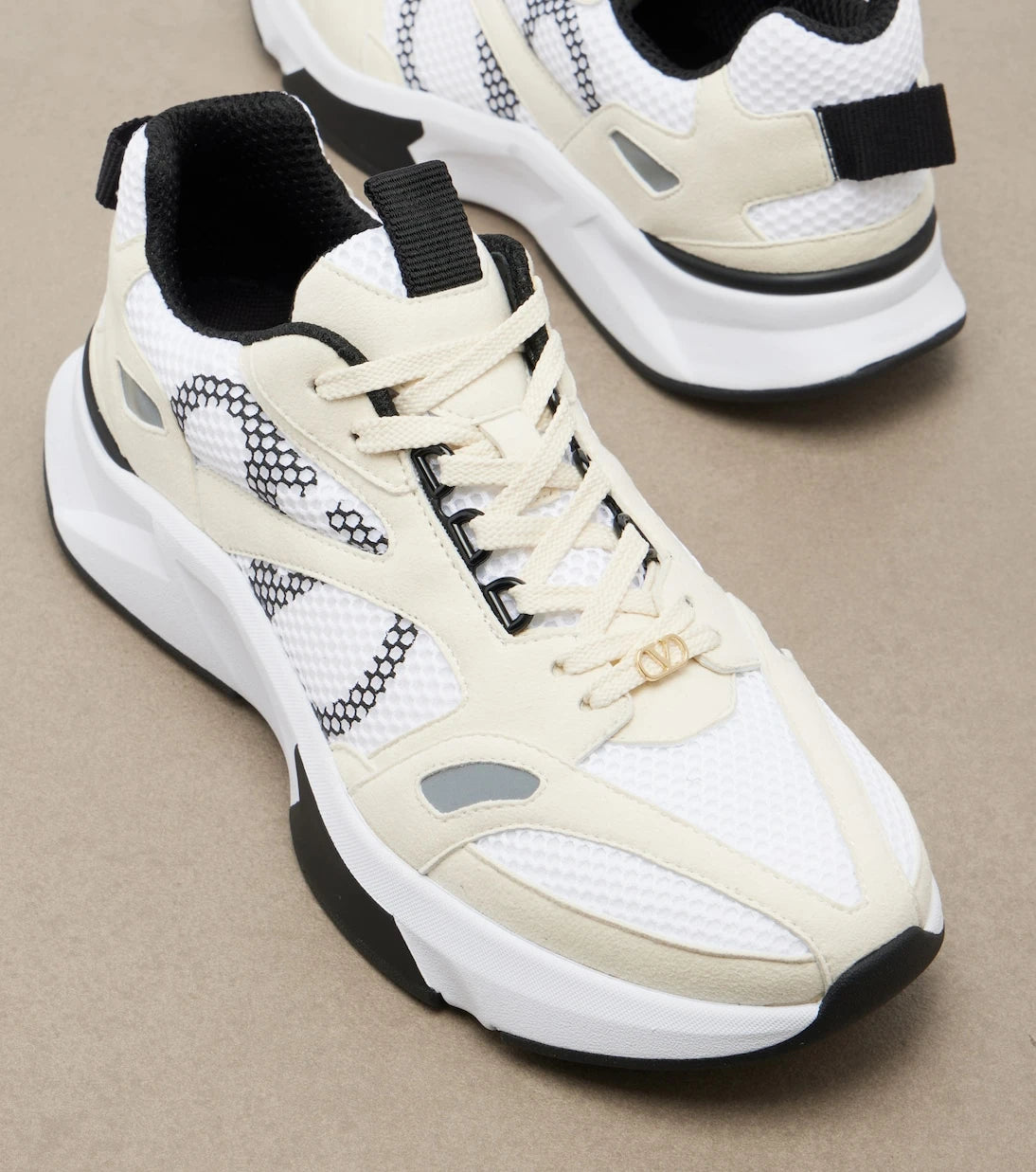 Valentino Garavani - Demivee sneakers