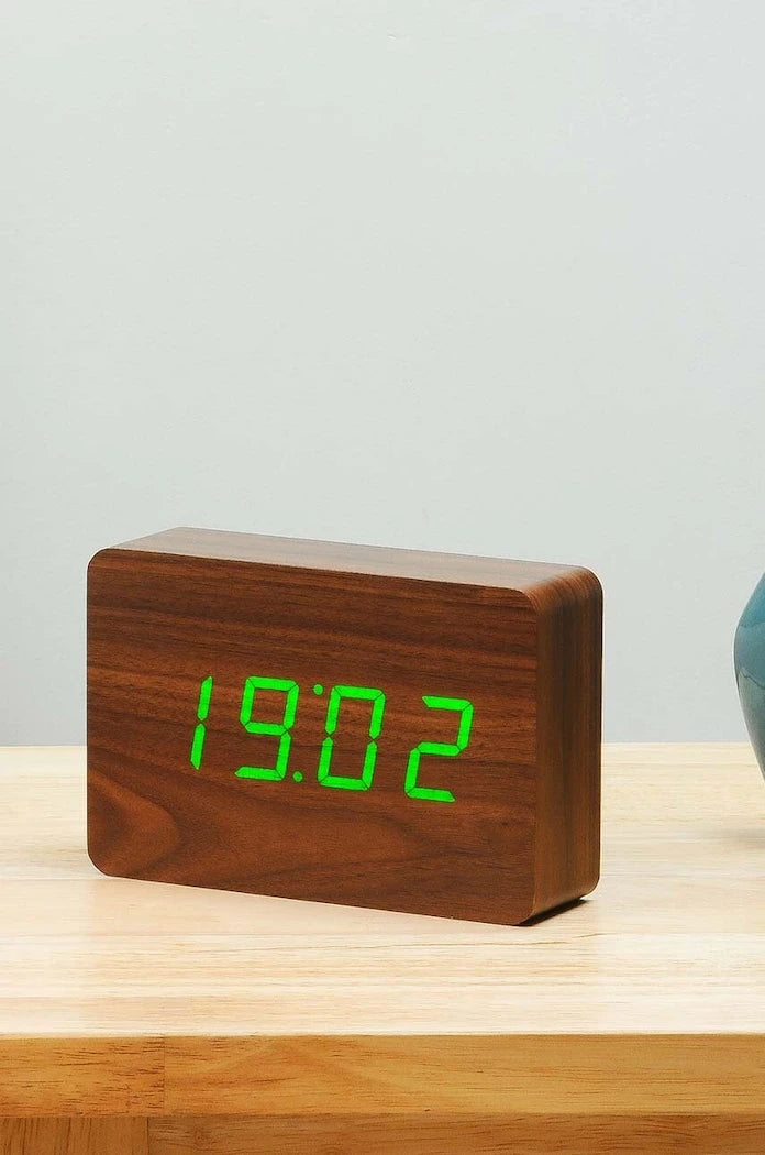 Настолен часовник Gingko Design Brick Click Clock