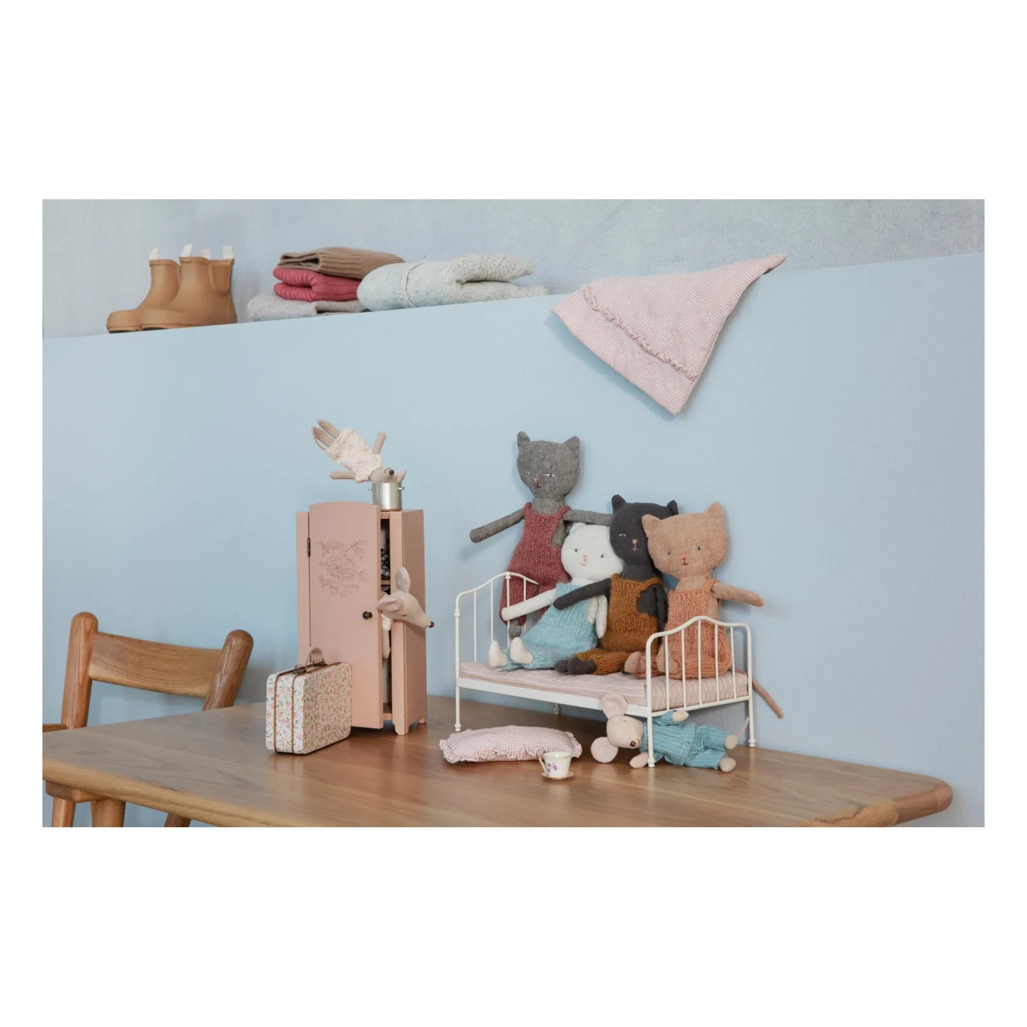 Maileg - Mini Wooden Wardrobe | Pink