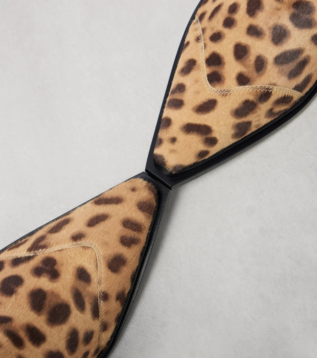 Jimmy Choo - جزمة الكاحل Cece 60 بطبعة جلد الفهد وشعر العجل