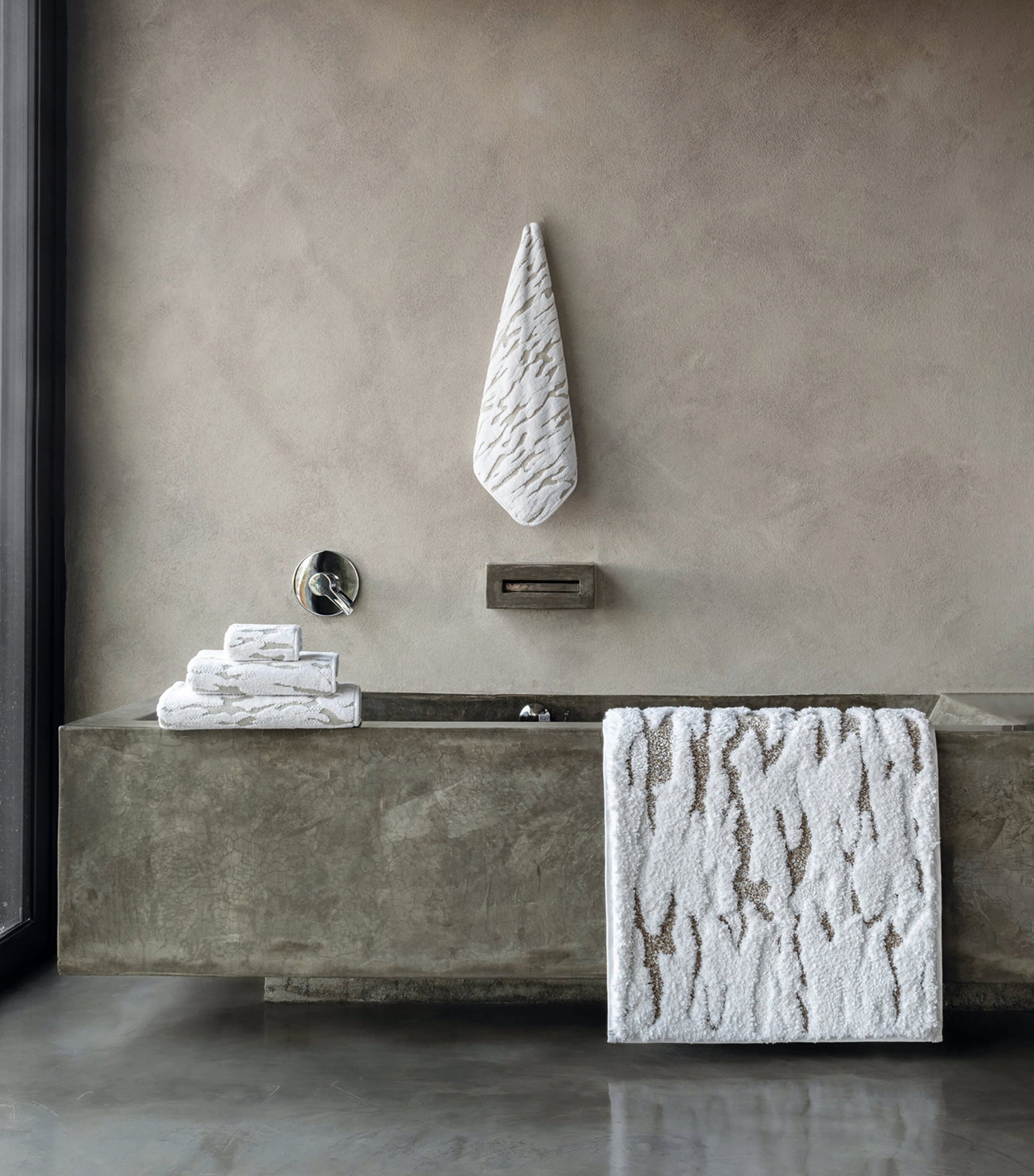 Stratus Bath Sheet (95cm x 150cm)