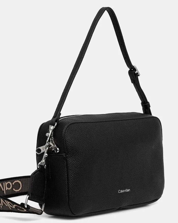 Calvin Klein чанта crossbody дамска
