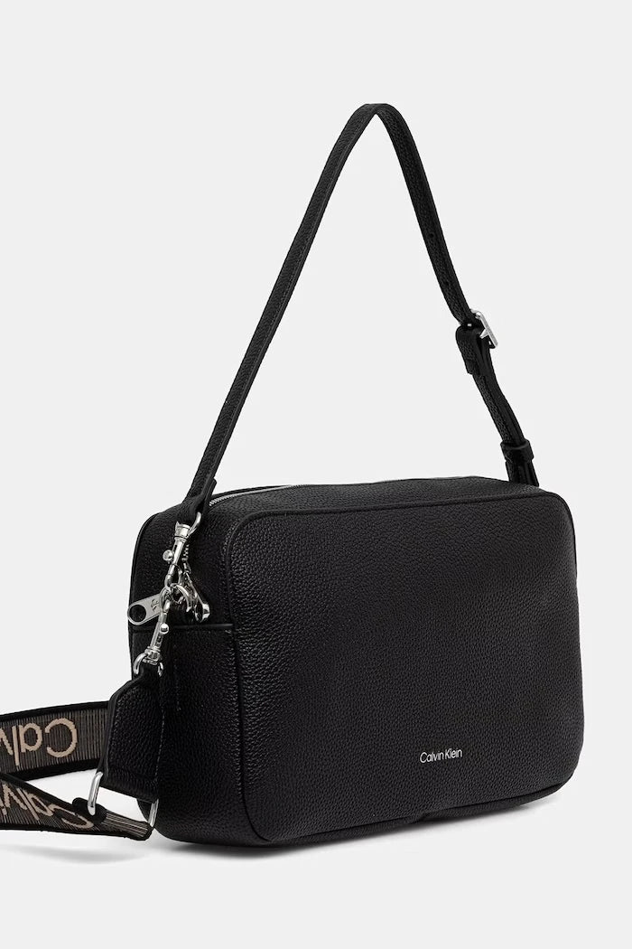 Calvin Klein чанта crossbody дамска