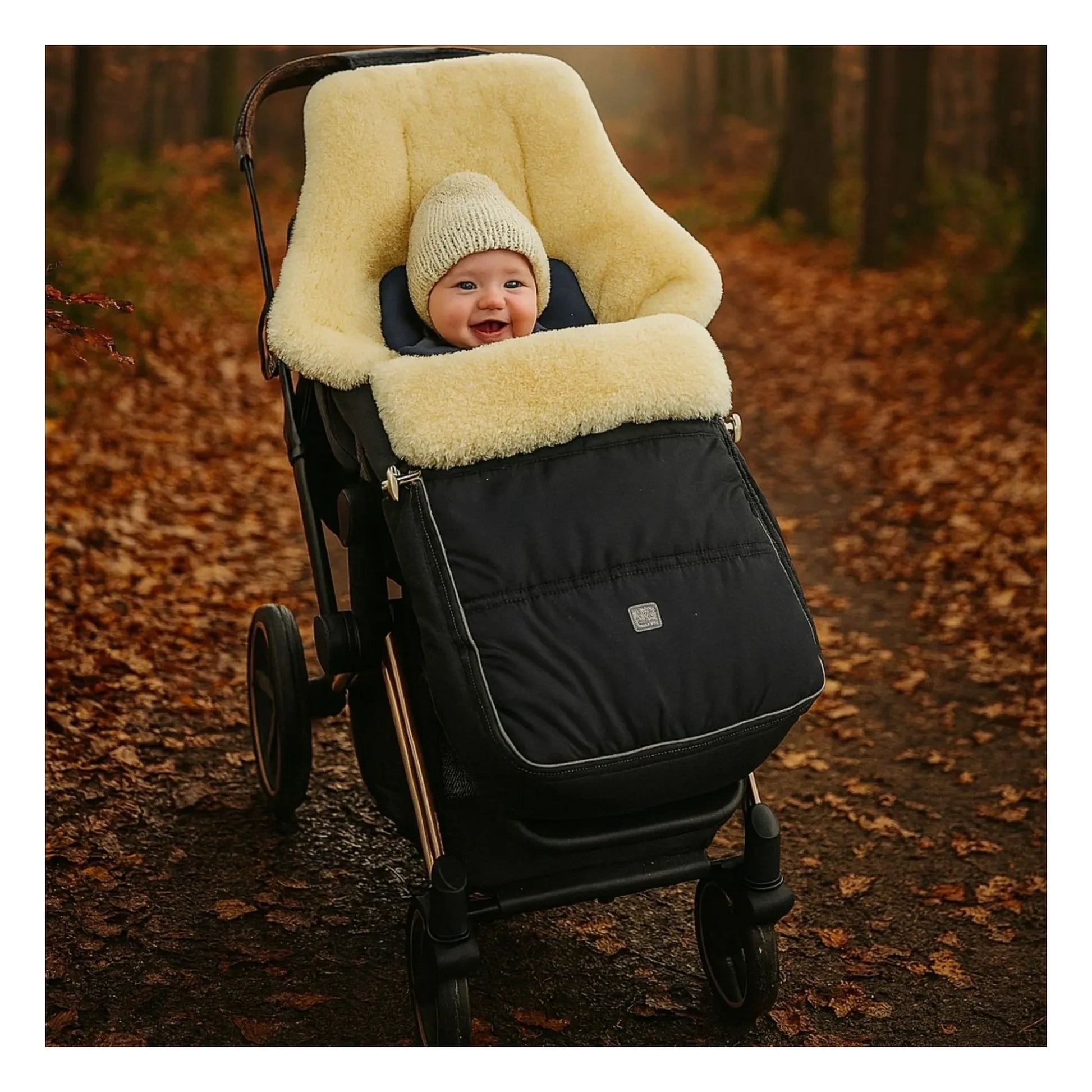 Kaiser - Dublas 2.0 universal lambskin footmuff | Black