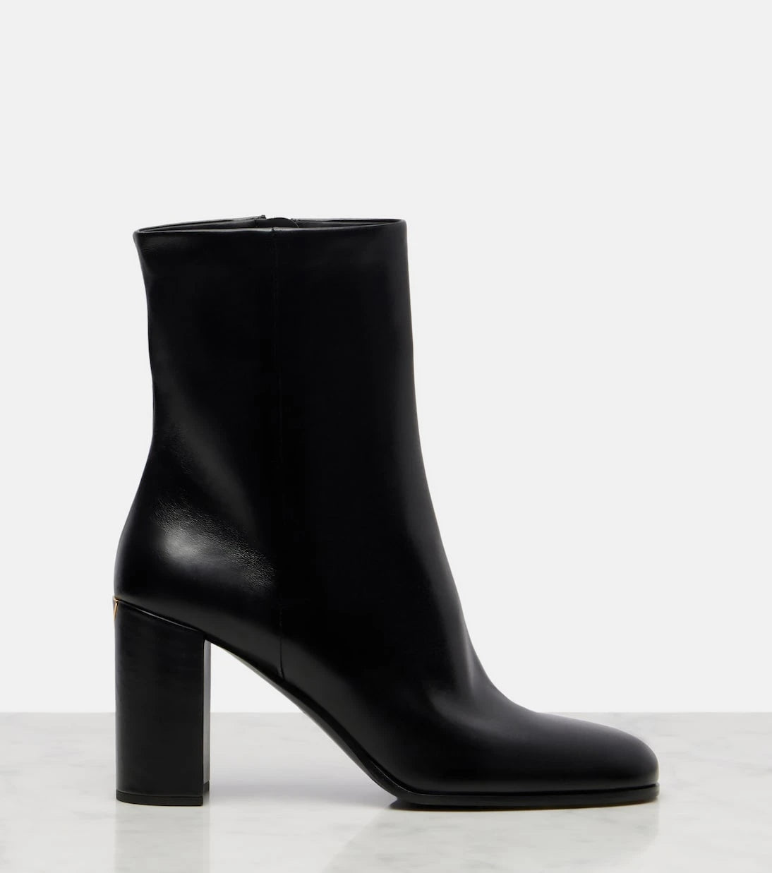 Prada - 85 leather ankle boots