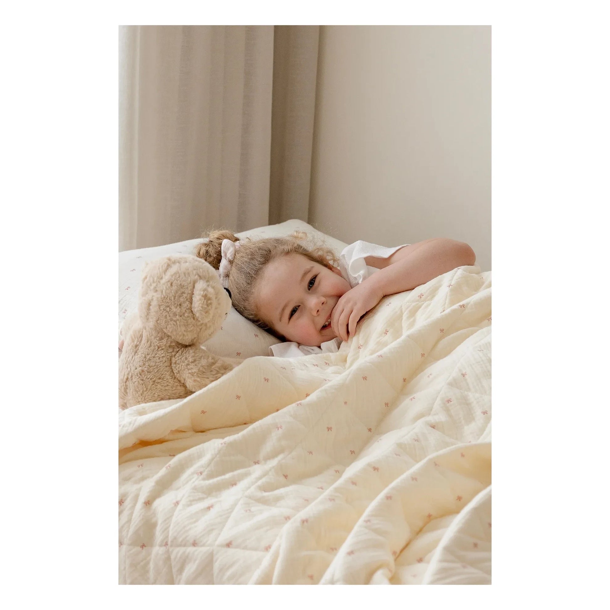 Soft Spot - Ribbon quilted blanket in organic cotton | Ecru