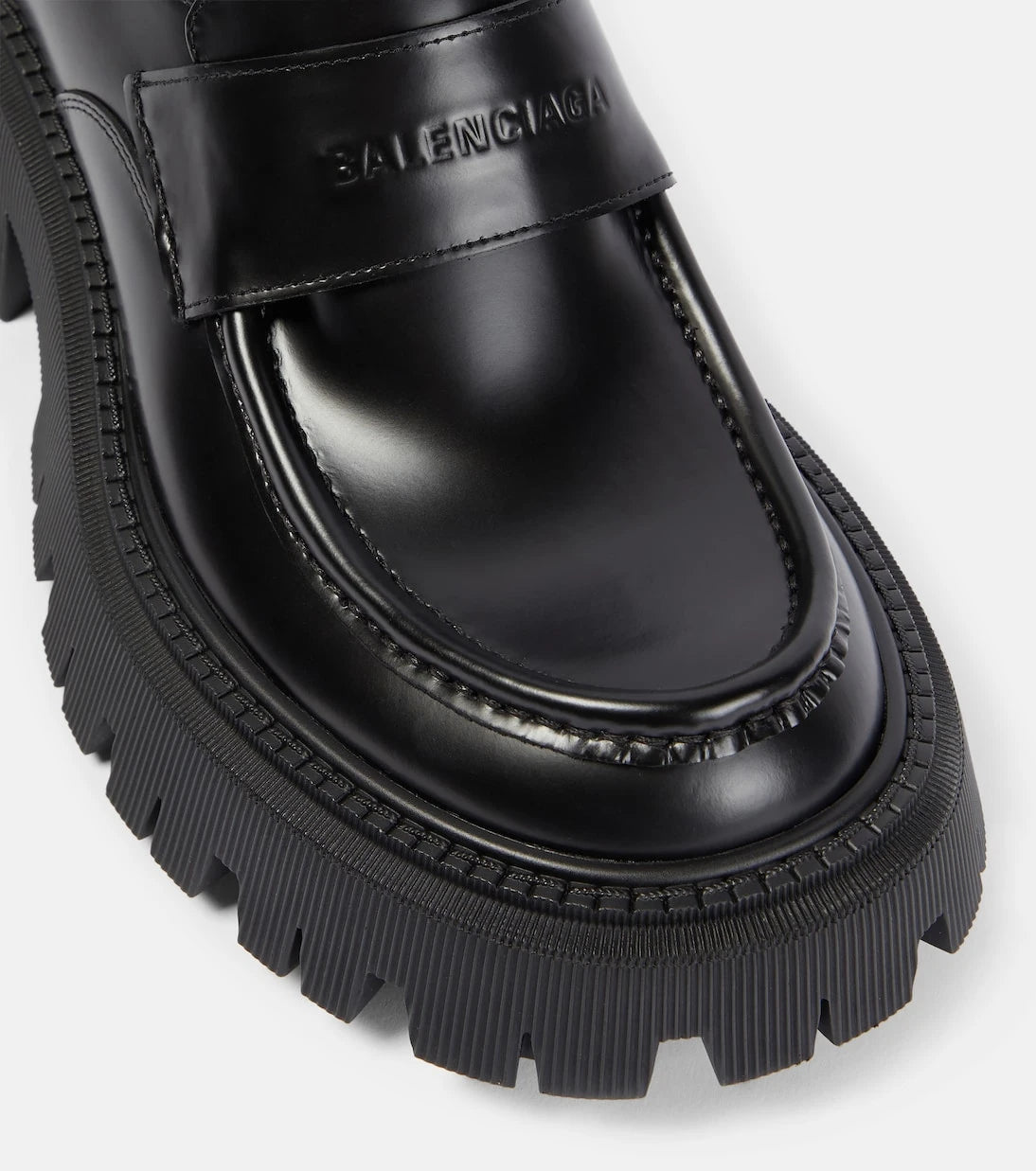 Balenciaga - حذاء لوفرز Tractor من الجلد