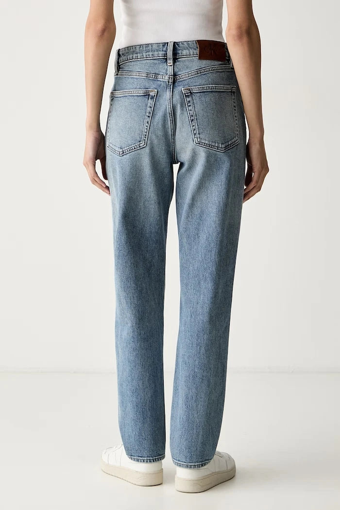 Calvin Klein Jeans mom fit kadın jean pantolon