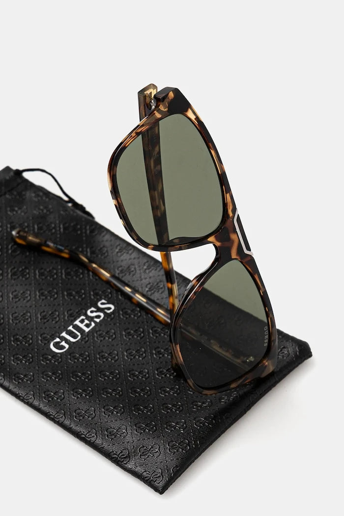 Слънчеви очила Guess