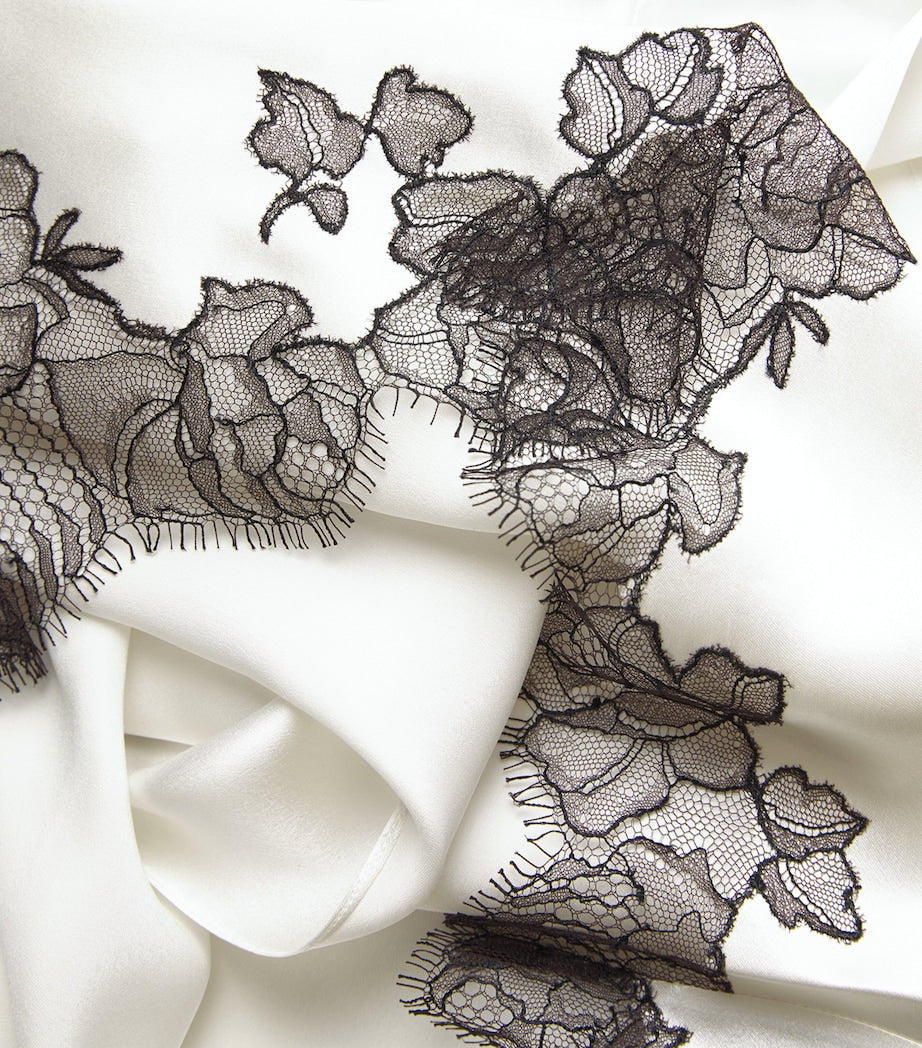 Carine Gilson Beige Silk Lace-Detail Short Robe