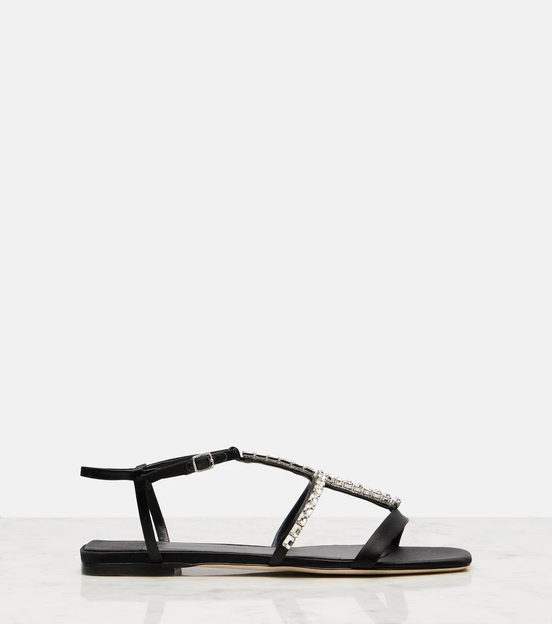 Jimmy Choo - صندل Gwyn من الساتان المزدان بالزينة