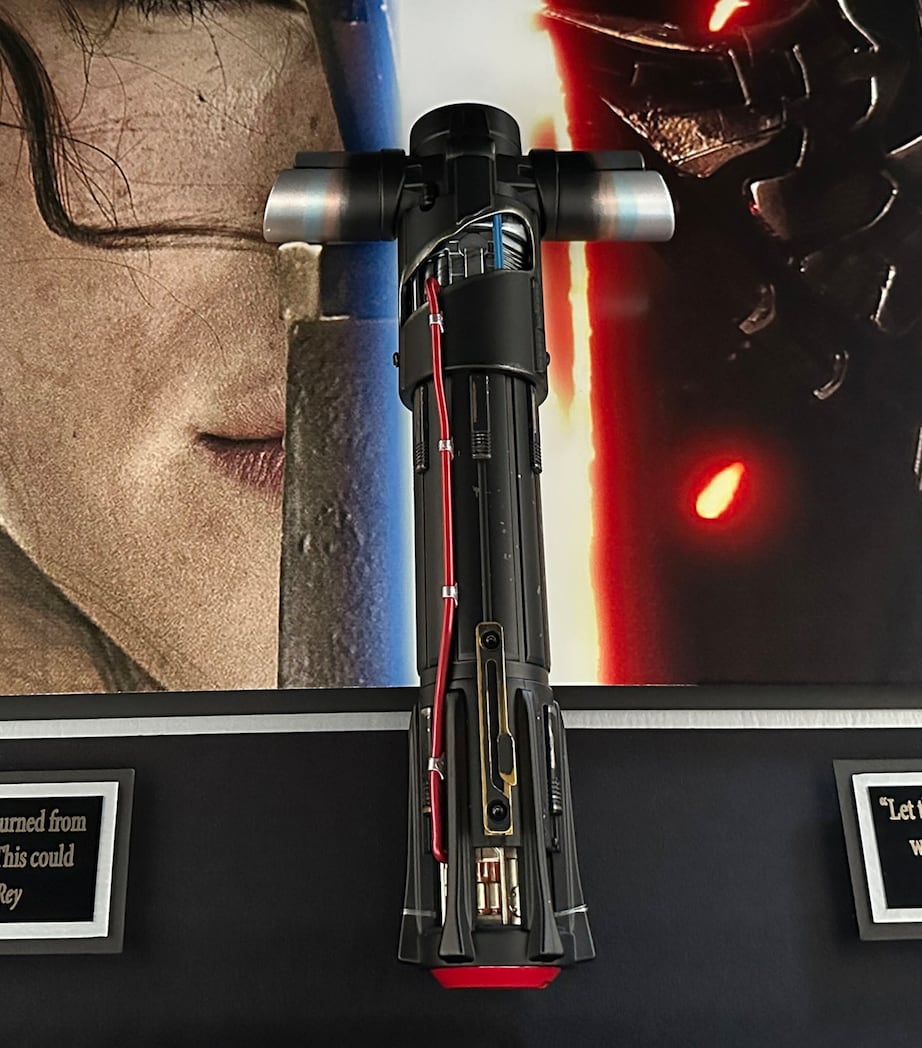 Star Wars Cast-Signed The Force Awakens Lightsaber Display