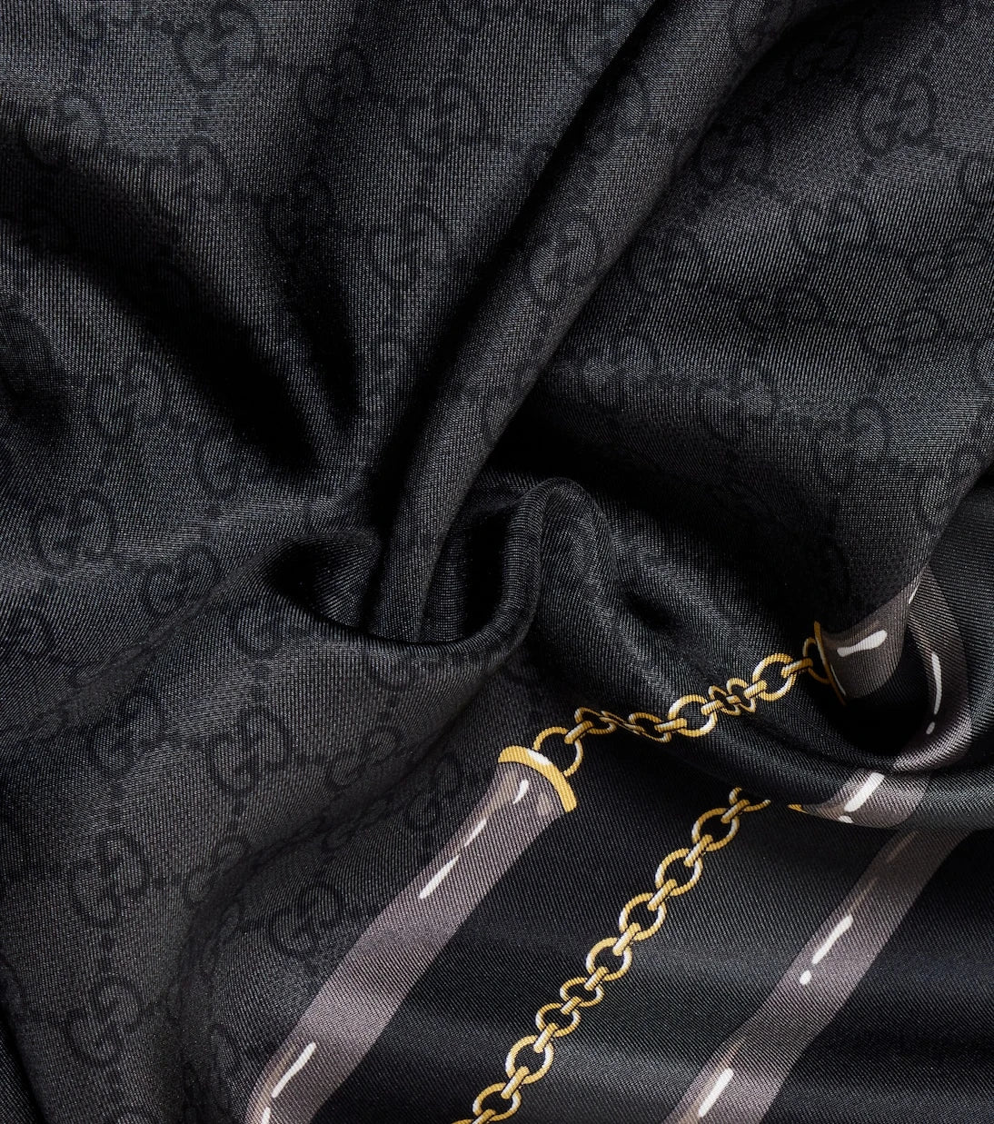Gucci - GG printed silk twill scarf