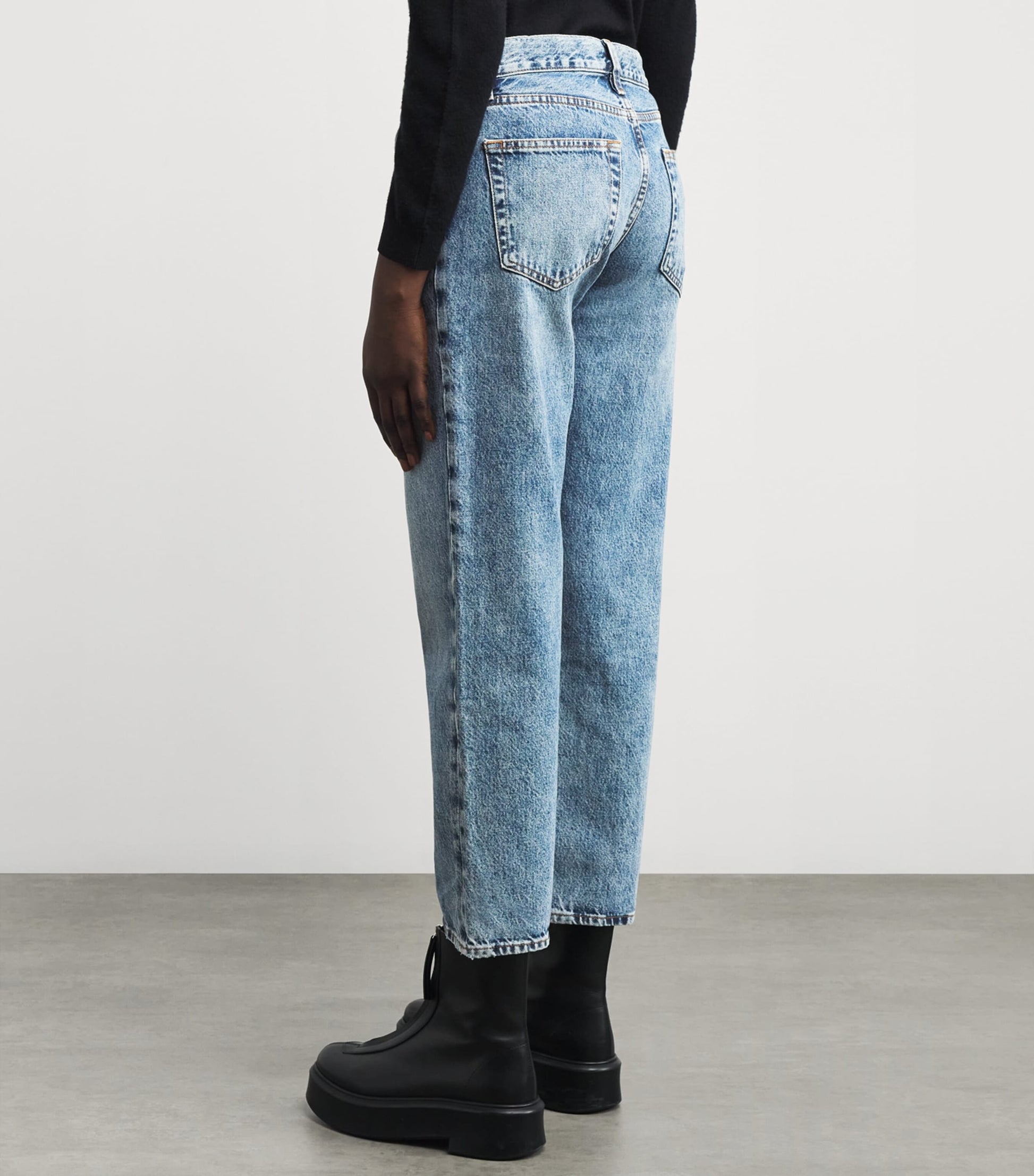 FRAME Blue The Hang Straight Jeans