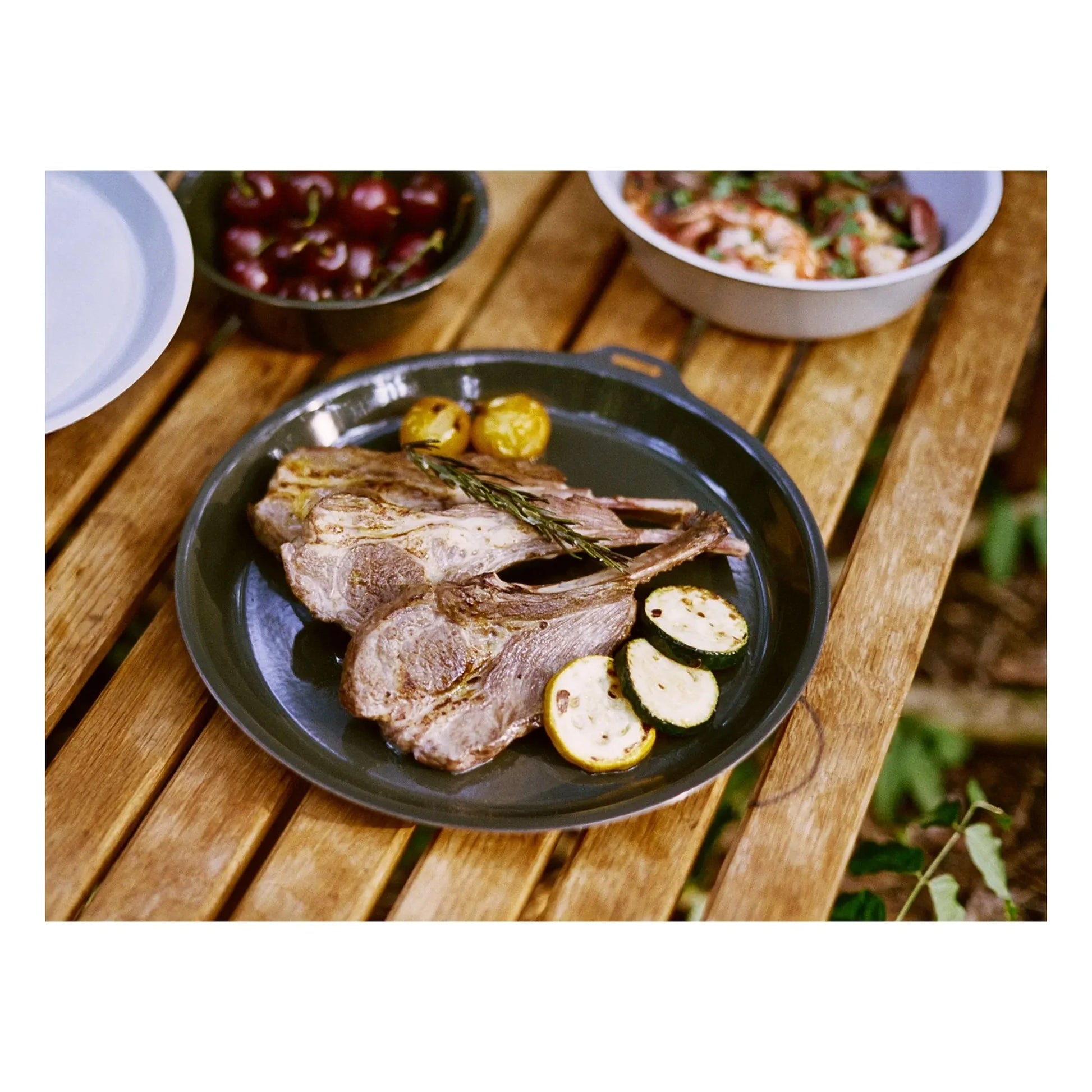 Kinto - Foris enamel dinner plate | Forest Green