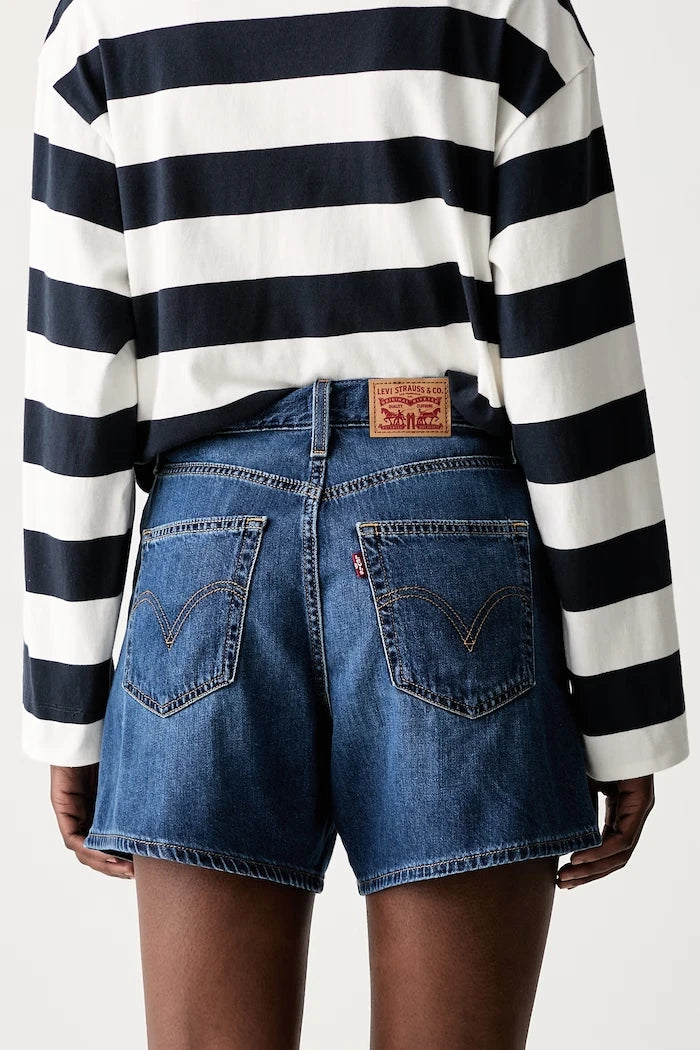 Levi's kadın denim kısa şort CINCH MID-THIGH