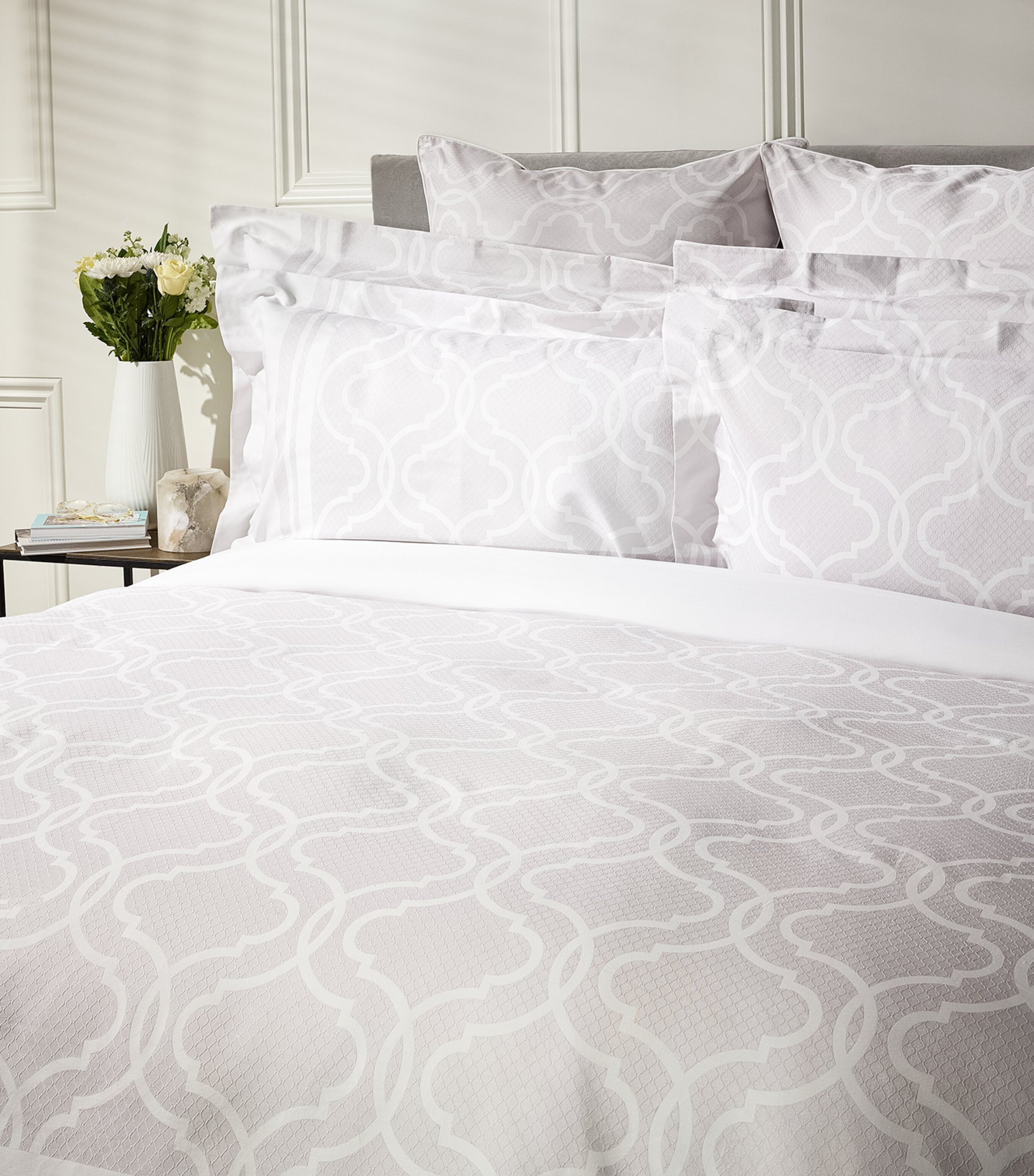 Roowa Super King Fitted Sheet (180cm x 200cm)