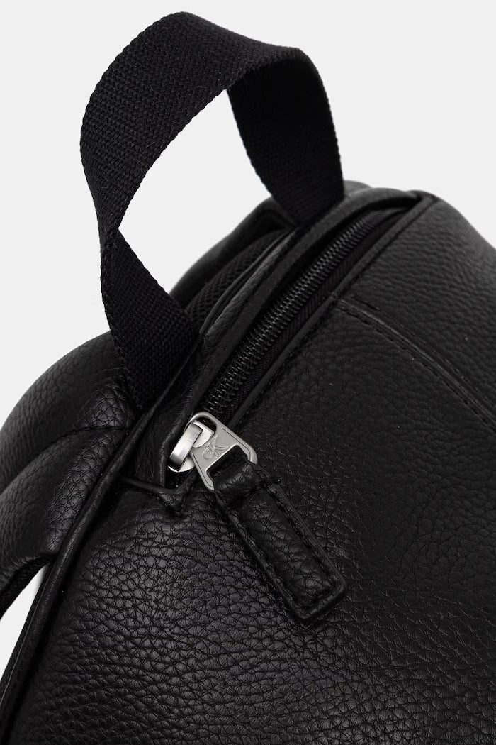 Calvin Klein Erkek Suni Deri Sırt Çantası