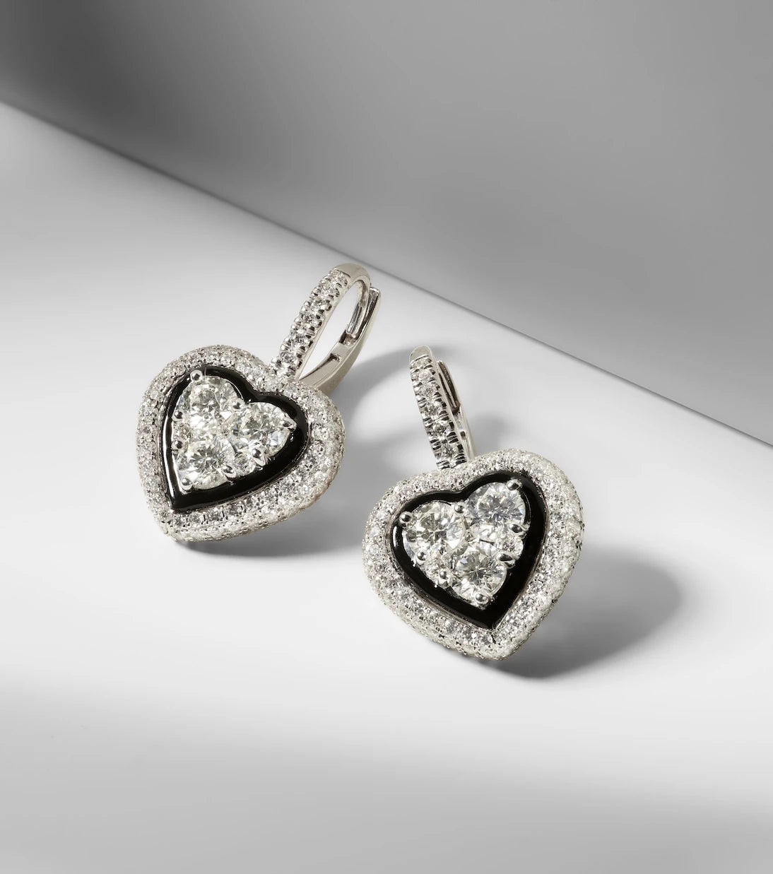 Kamyen - 18kt white gold earrings with diamonds