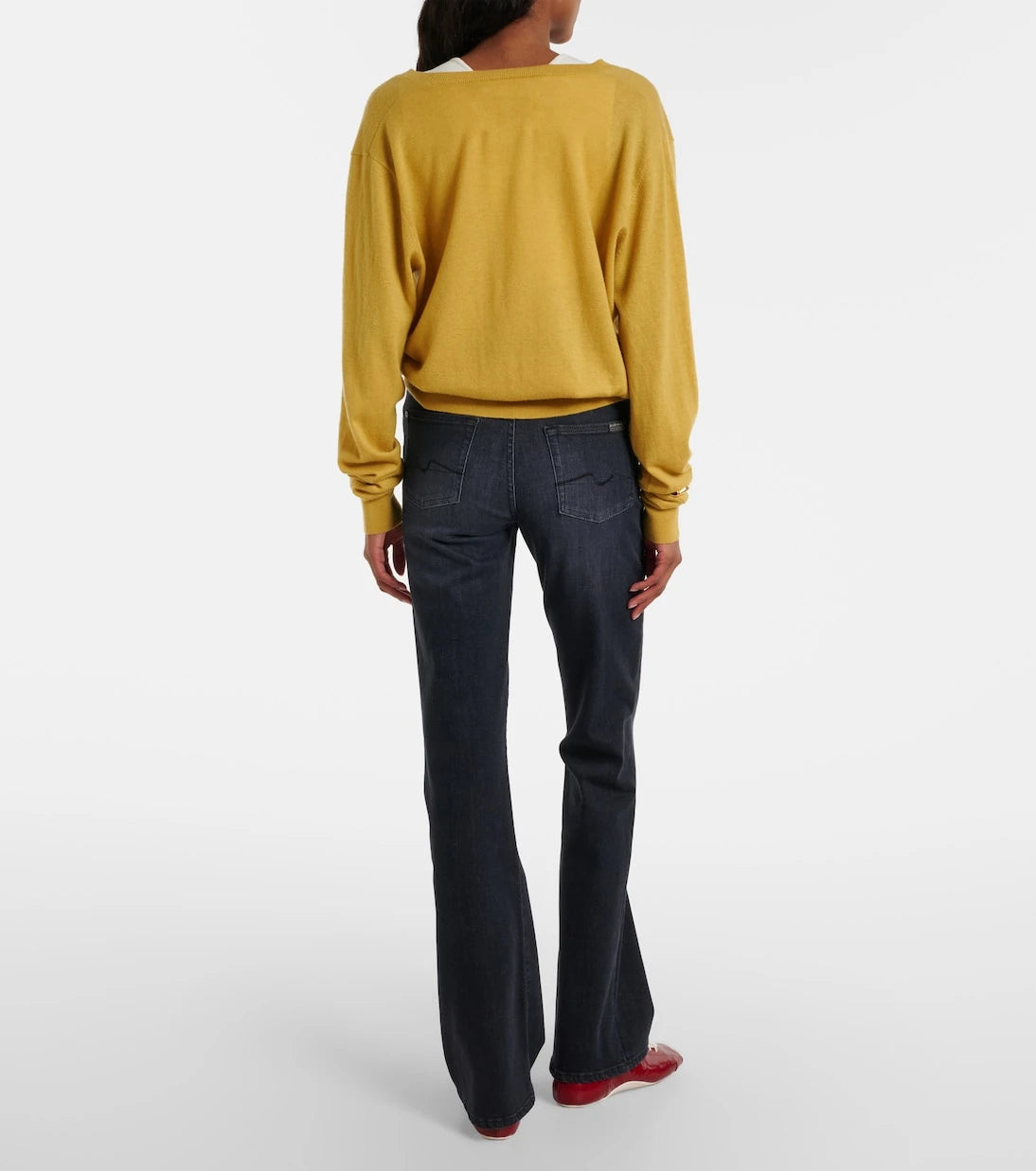 7 For All Mankind - بنطلون جينز بقصة ضيقة واسعة من الأسفل (Leggy bootcut jeans)