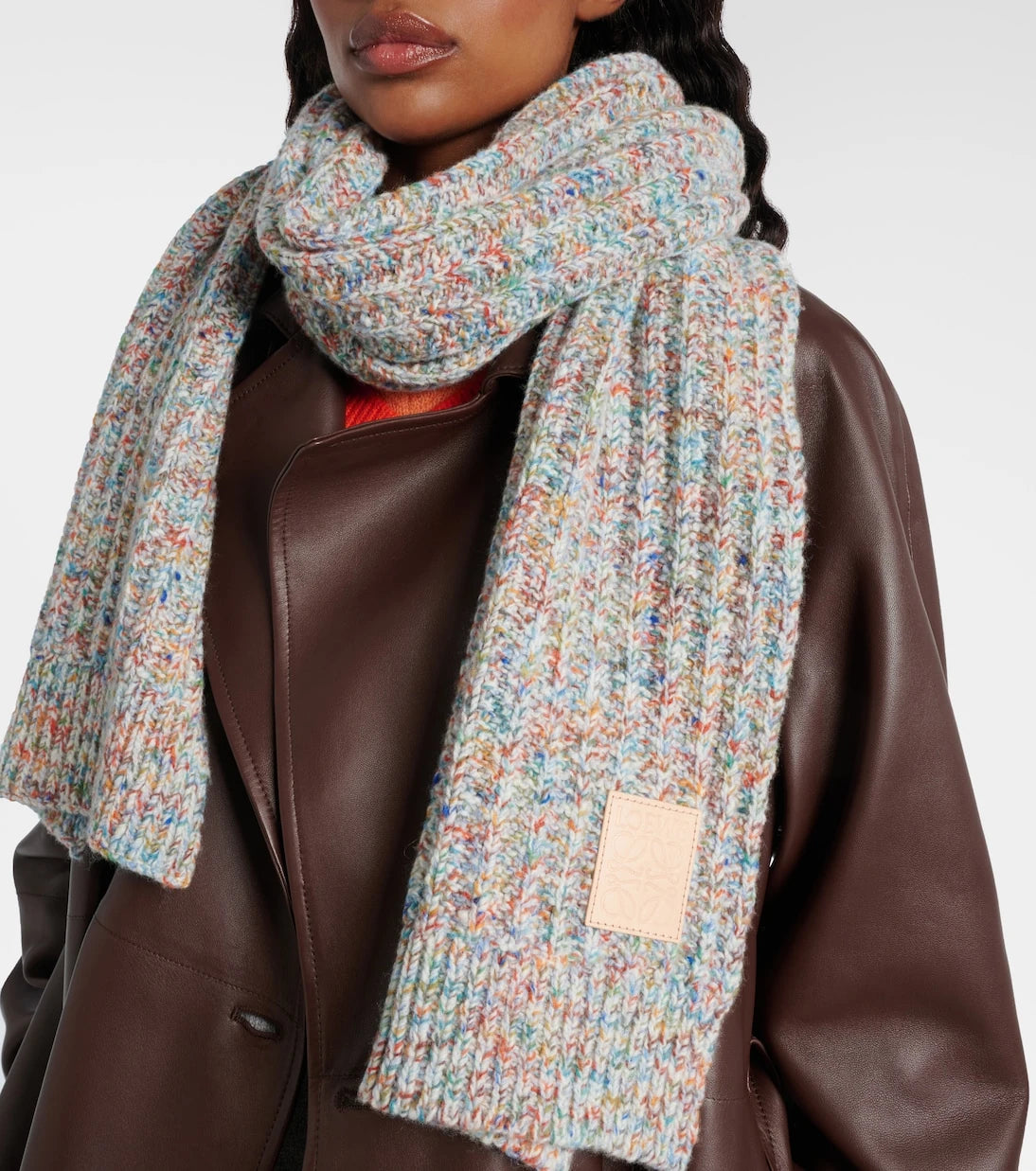 Loewe - وشاح من مزيج الصوف والكشمير