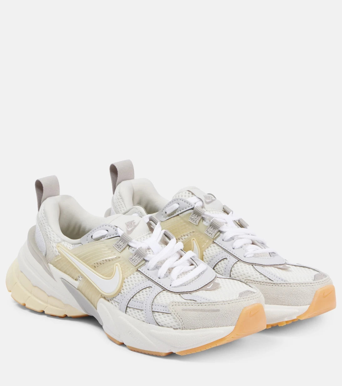 Nike - حذاء رياضي V2K Run مزين بالجلد