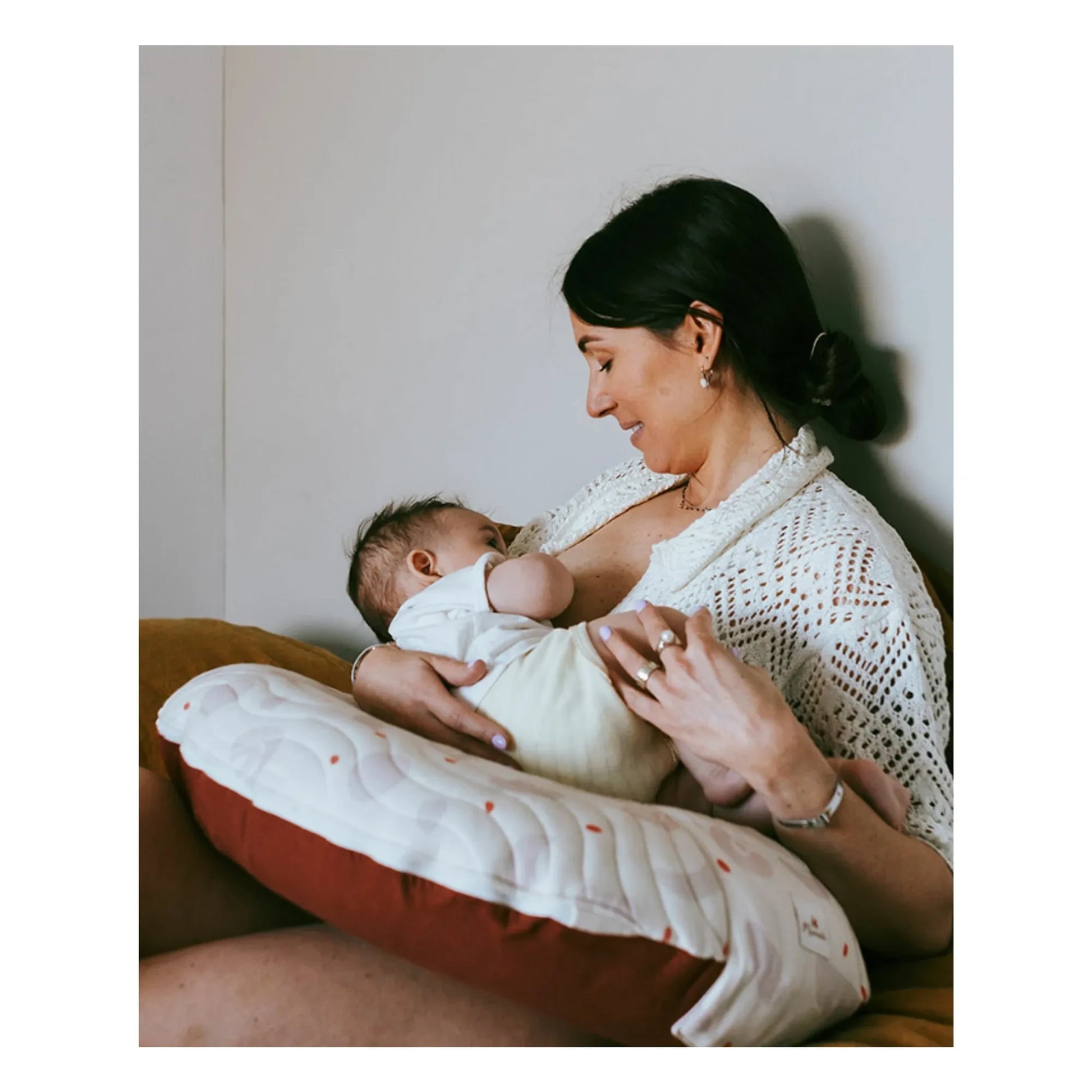 Mumade - Inflatable nursing cushion | Ecru