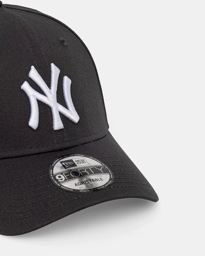 Памучна шапка с козирка New Era LEAGUE ESSENTIAL 9FORTY®