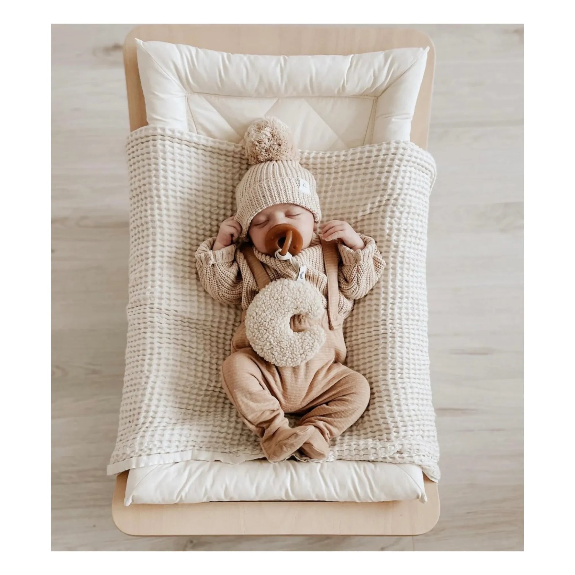 Dappermaentje - Moon Dummy Comforter | Beige