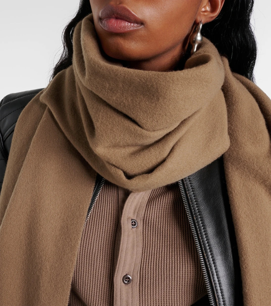 Acne Studios - وشاح كندا من الصوف الجديد