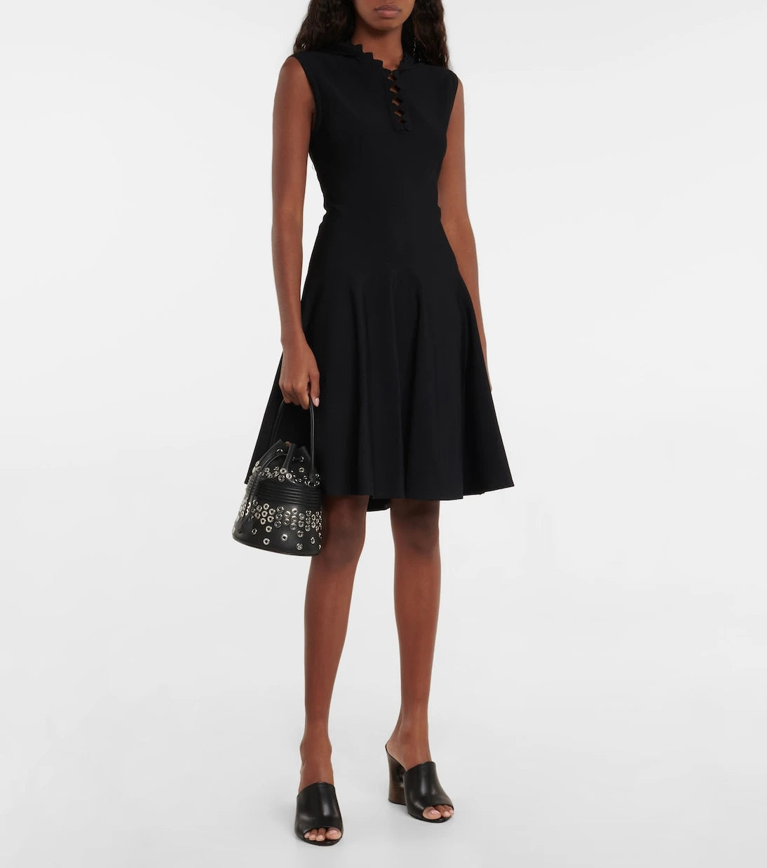 Alaïa - فستان قصير بقلنسوة منسوج
