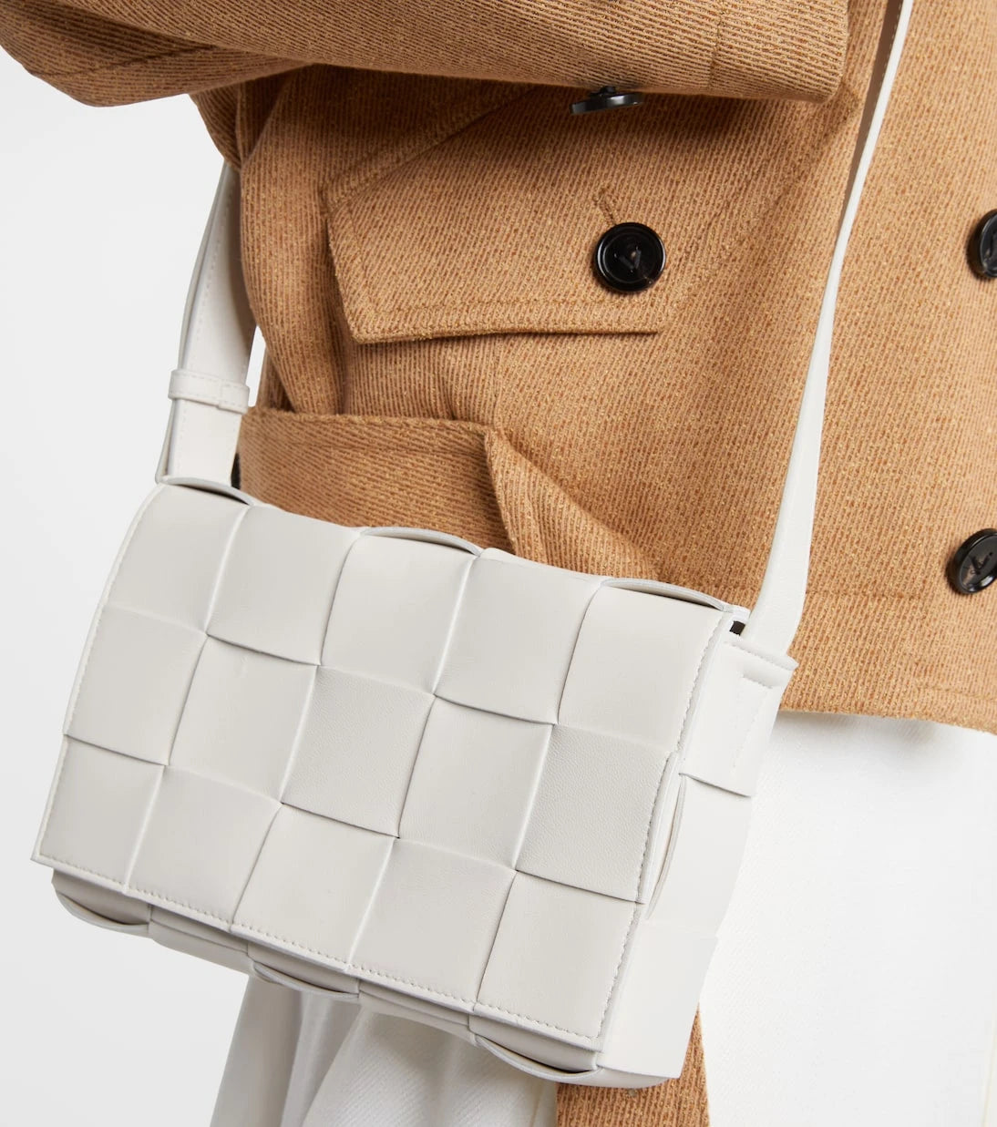 Bottega Veneta - Cassette leather shoulder bag