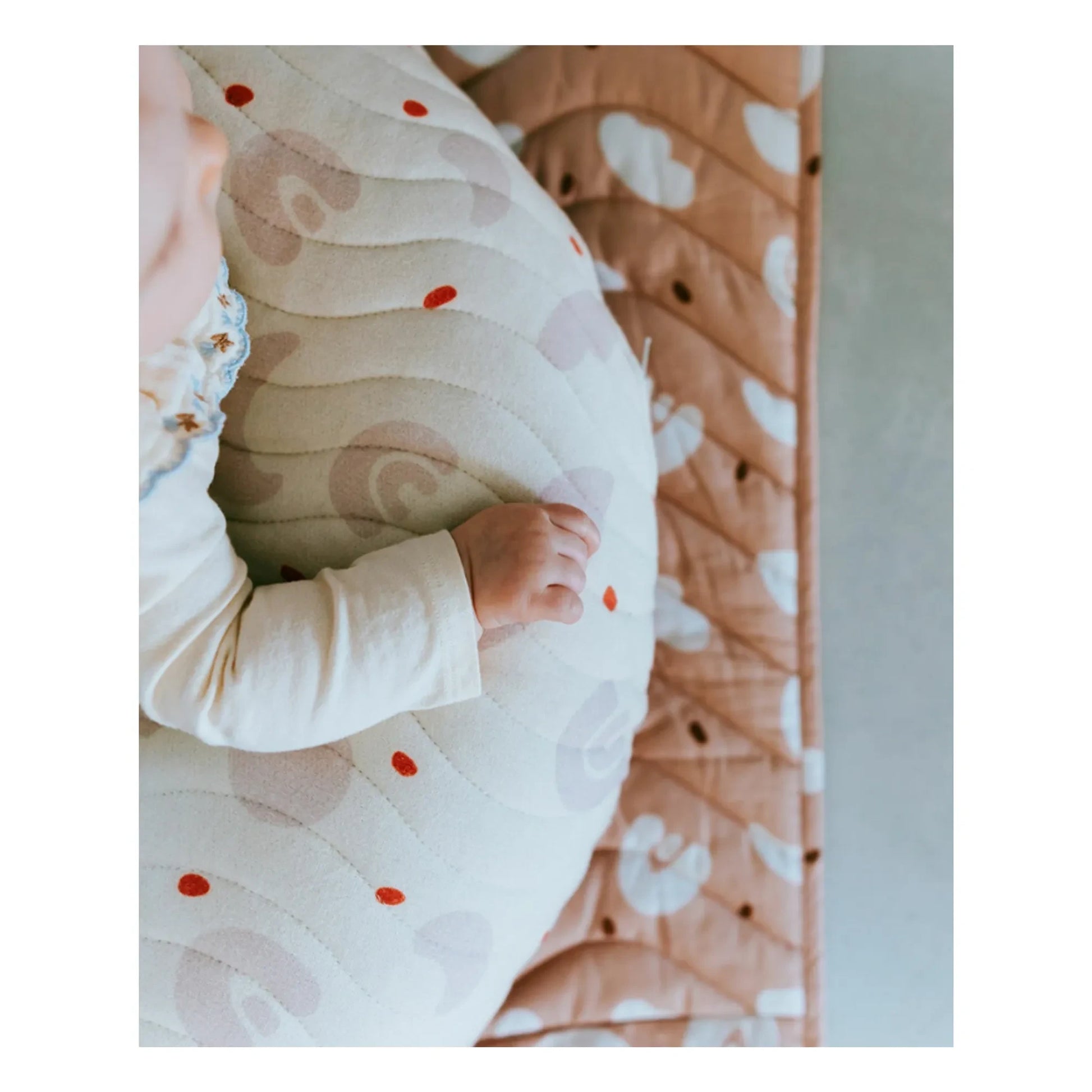 Mumade - Inflatable nursing cushion | Ecru