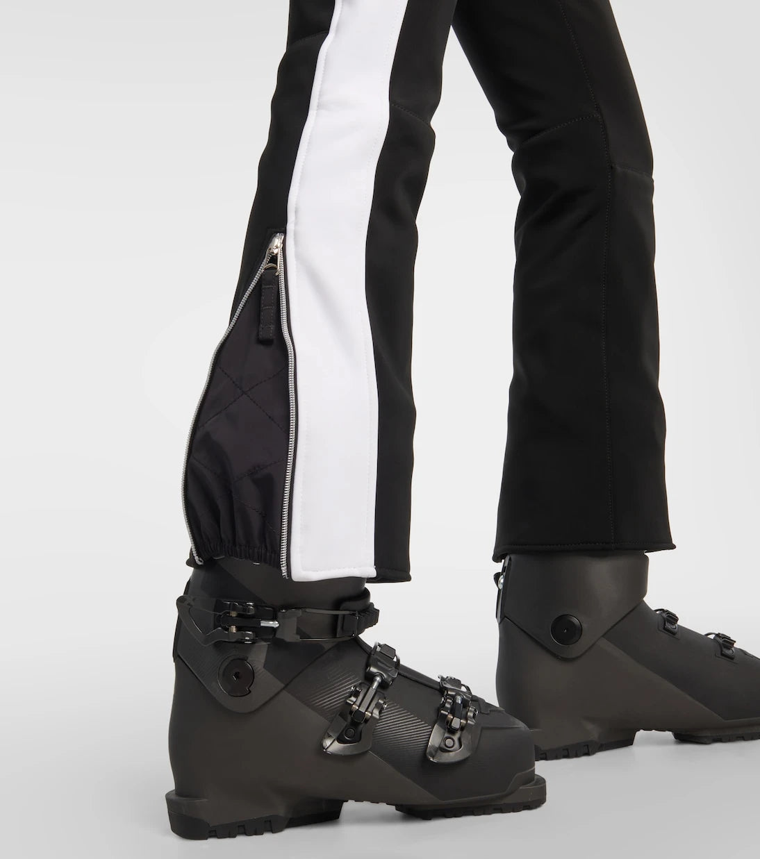 Jet Set - Magic Ghoster embroidered ski suit