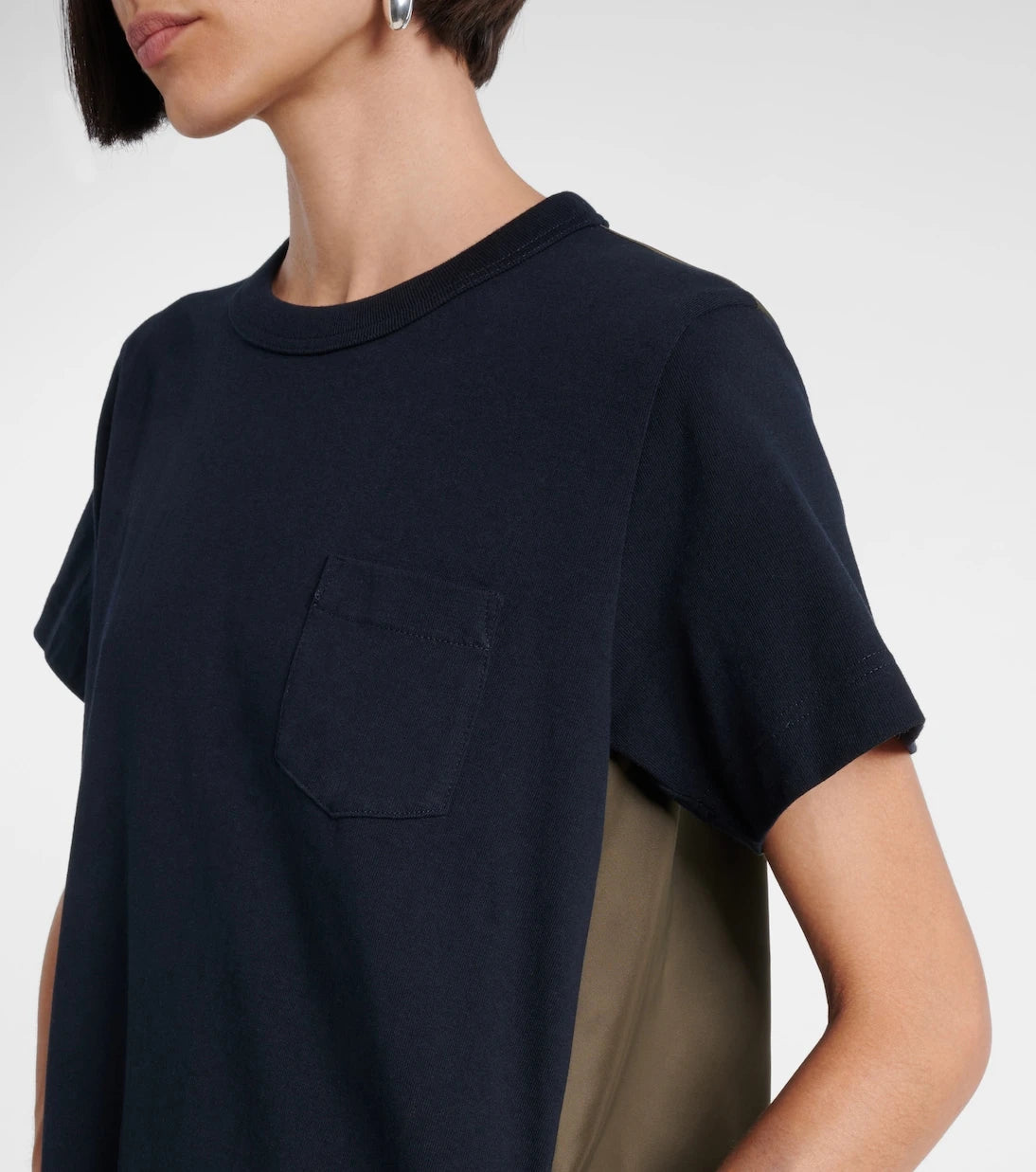 Sacai - فستان قصير من الجيرسيه والتويل