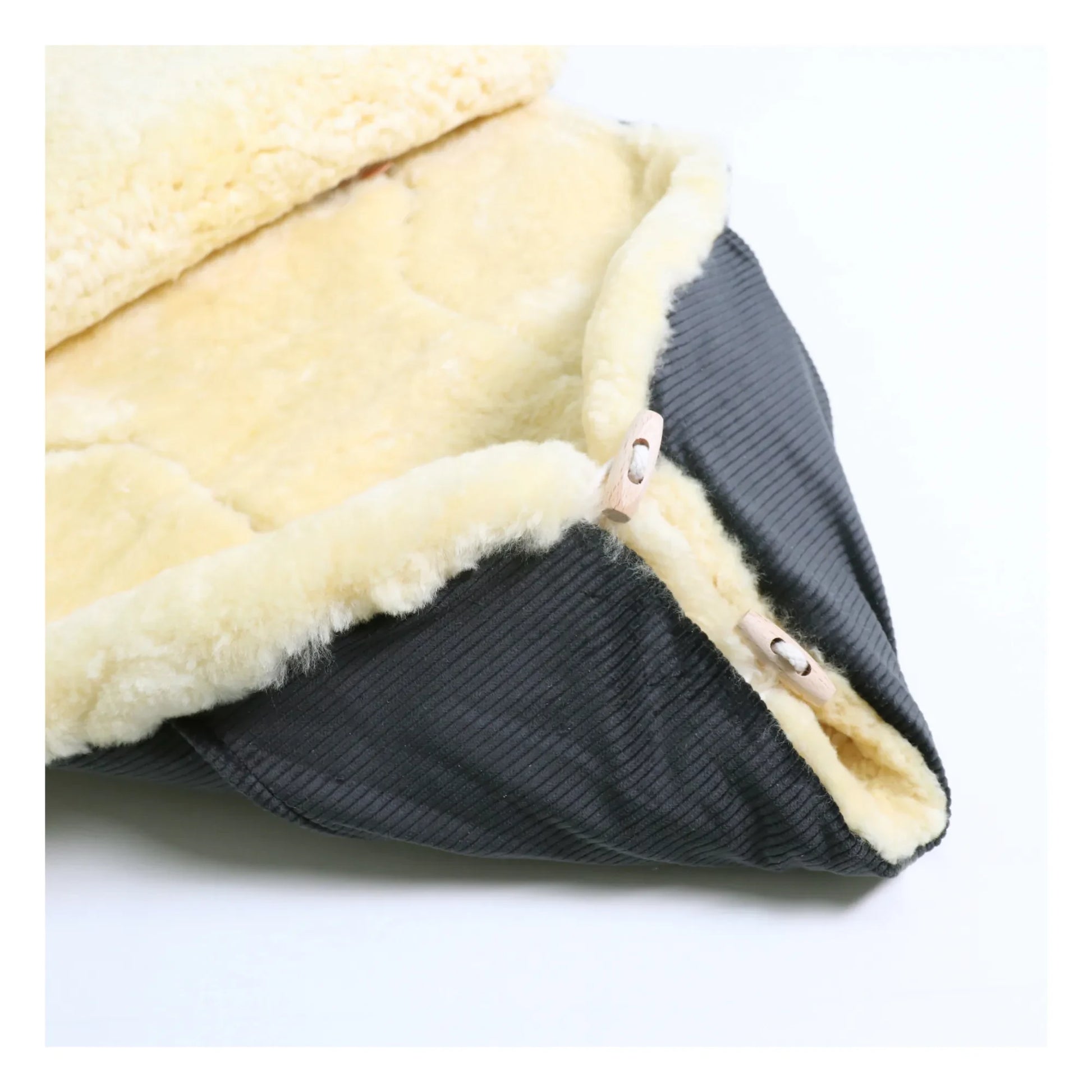 Kaiser - Filius Lambskin Universal Footmuff | Black