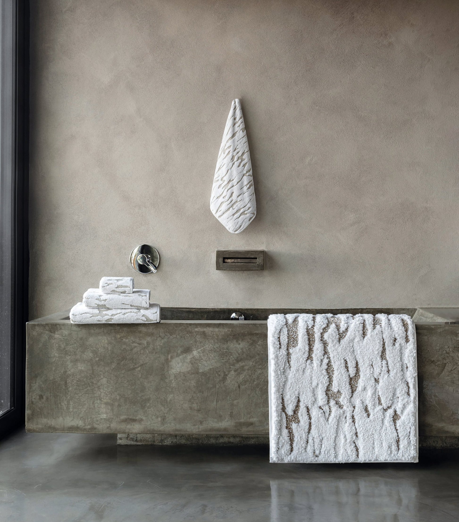 Stratus Bath Towel (70cm x 140cm)