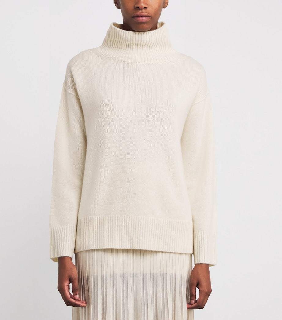 Soft Goat White Cashmere Rollneck Boyfriend Sweater