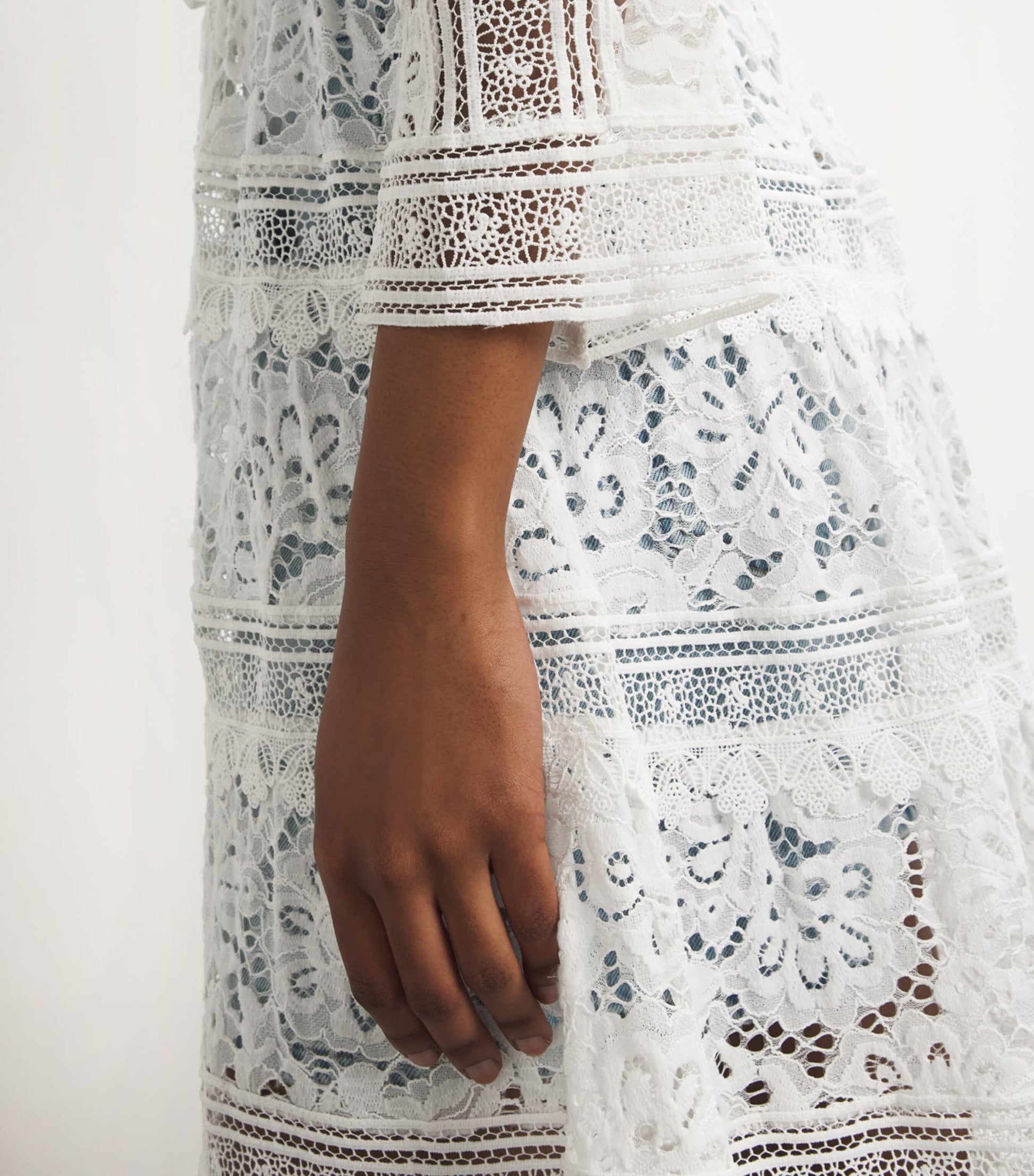 Alice+Olivia White Drawstring Talia Robe