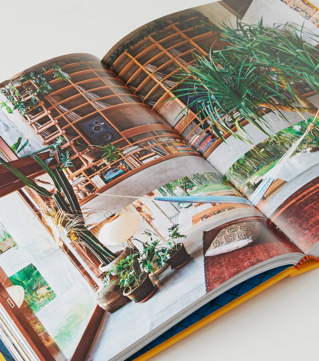 Assouline - كتاب بالي الغامضة