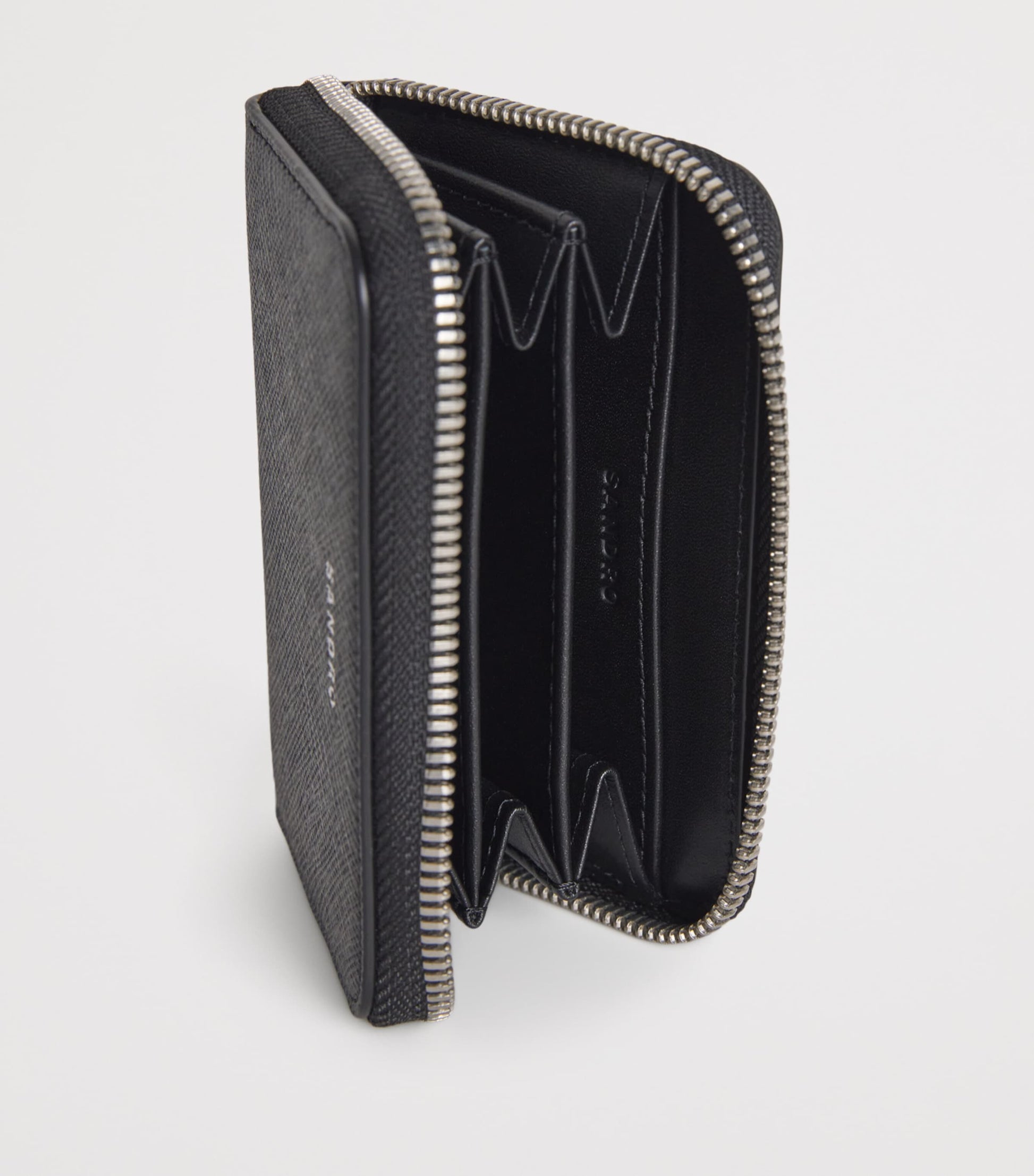 Grained Leather Zipped Wallet